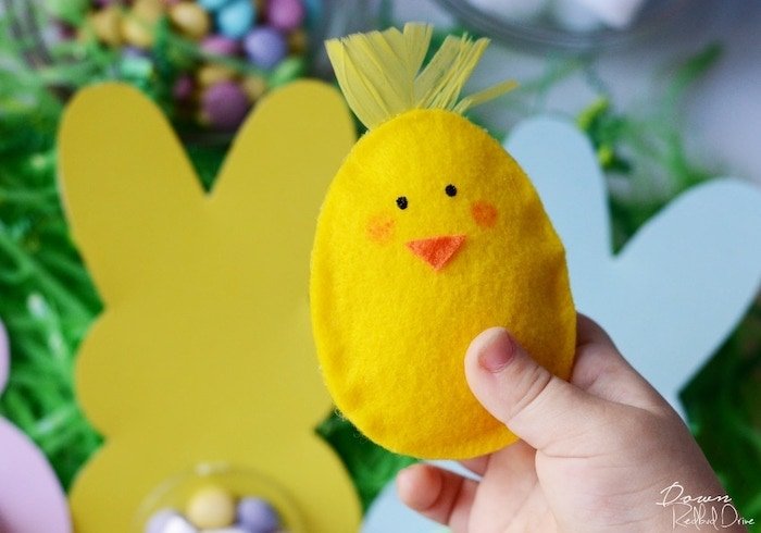 No-Sew Easter Egg Chicks