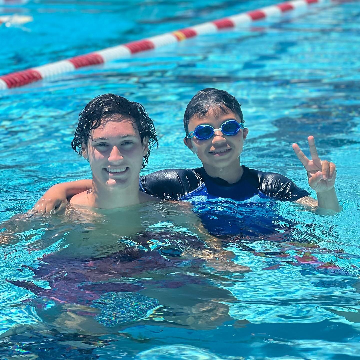 Saturdays are for splashin&rsquo; around thanks to @cortemaderaparksandrec &amp; @tuhsdcommunityed for making free swim lessons possible at #redwoodhighschool 💦💦