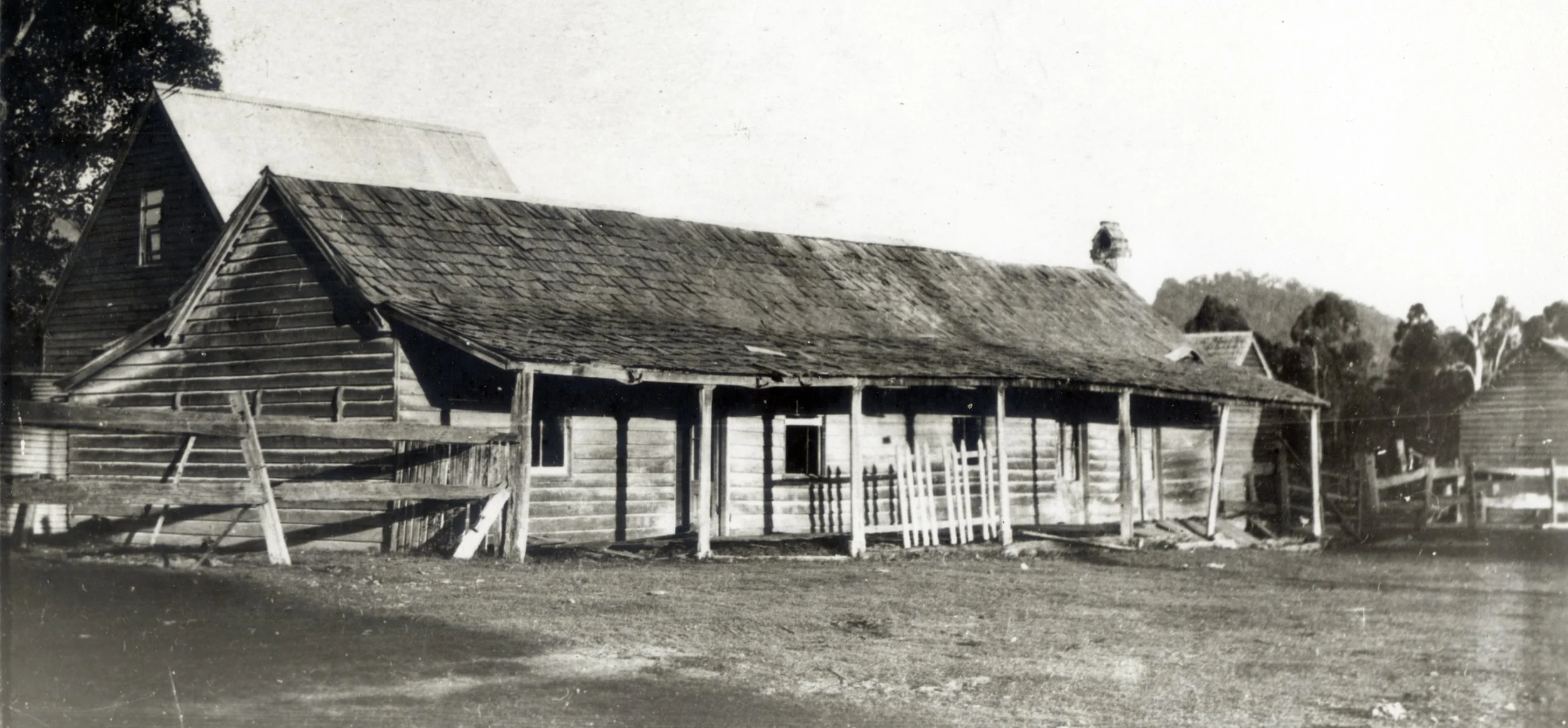 Bankfoot House, Glasshouse Mountains</a>