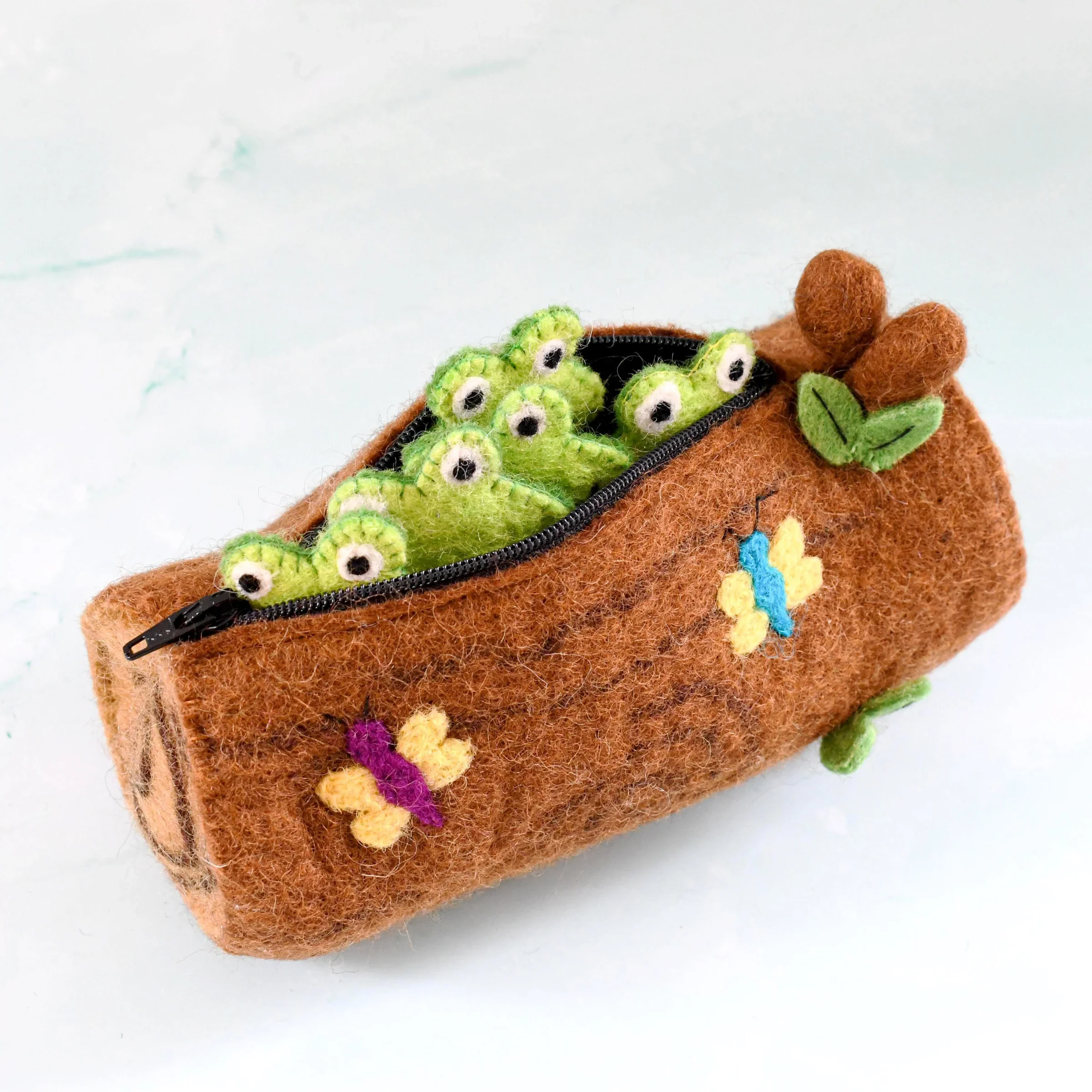 five-little-speckled-frogs-finger-puppets-5.webp
