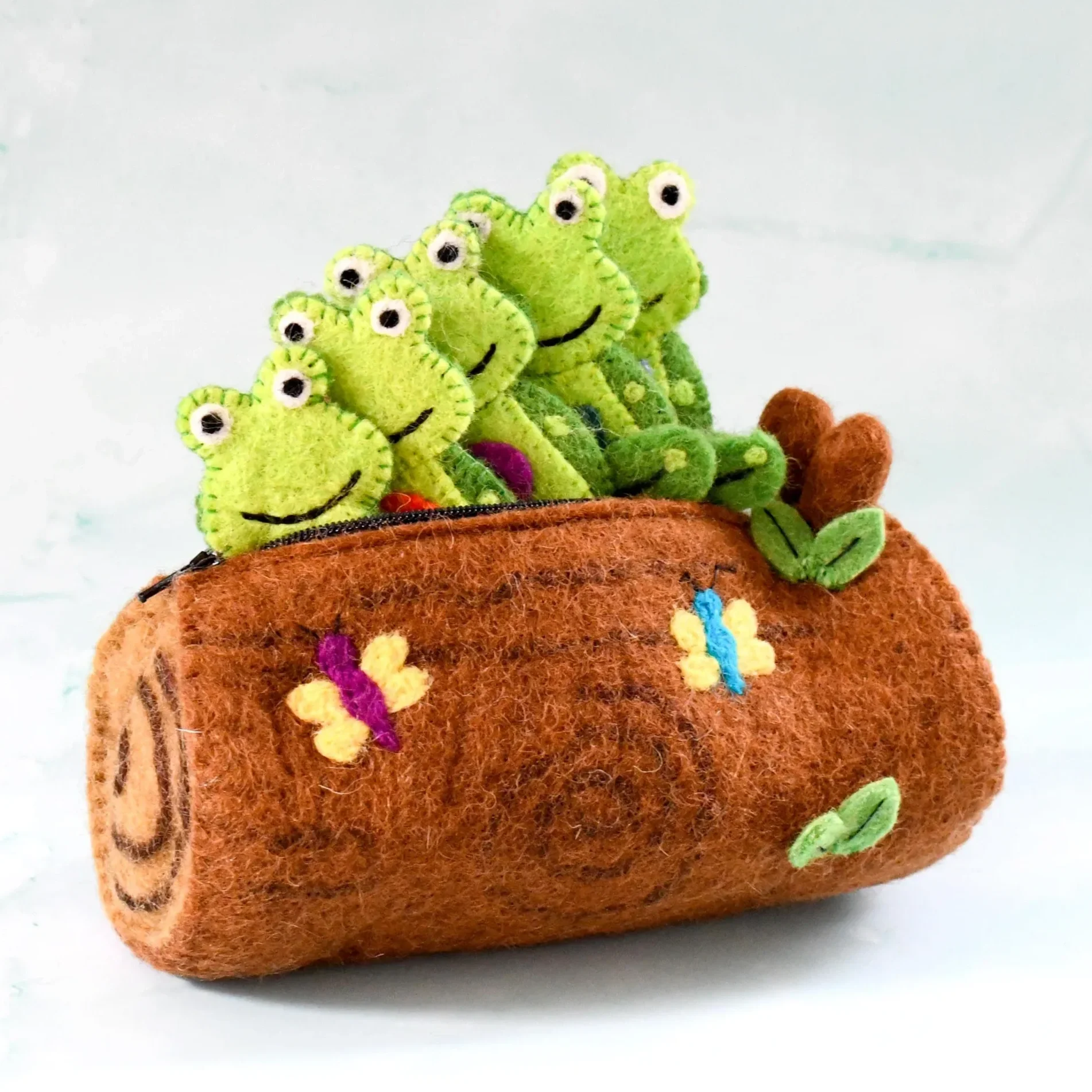 five-little-speckled-frogs-finger-puppets-3.webp