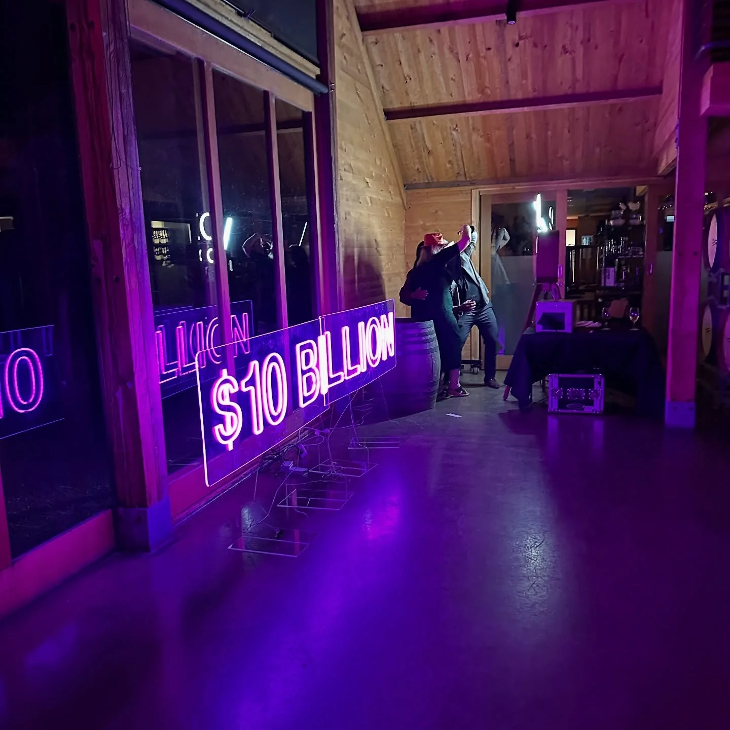 The only thing worse than forgetting to book your venue? Forgetting to book the photo booth. 😅

Hobart Booth Co. offers award-winning booths with:
✅ Unlimited prints
✅ Touchscreen mirror experience
✅ 30-day online gallery
✅ Free travel within 50km o