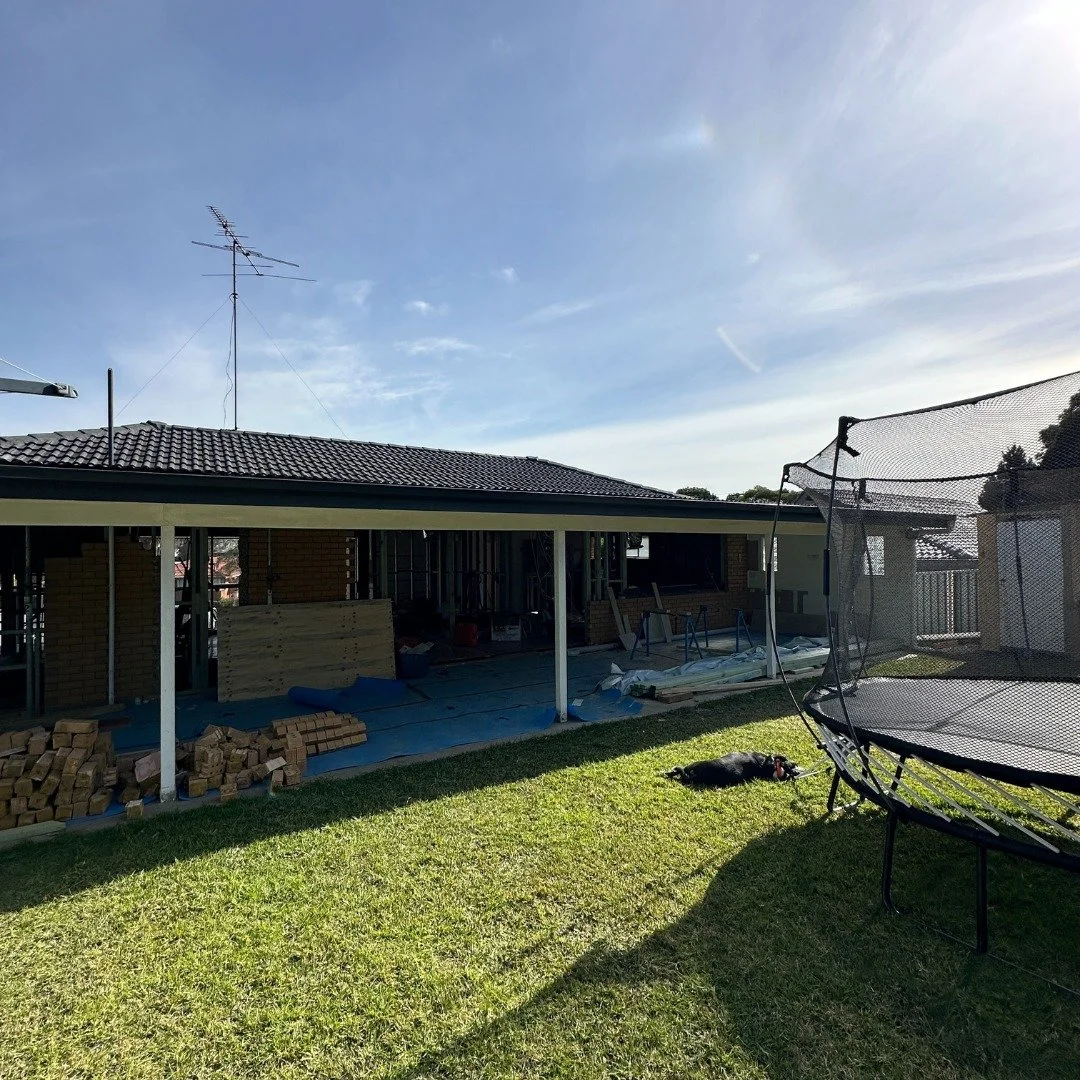 Baulkham Hills is well underway.
Framing’s up, rough-ins sorted, concrete’s been poured and the crew’s smashing through the internals—carpentry and plumbing on the go.
Stay tuned as this one starts to take shape!
#Crawcon #