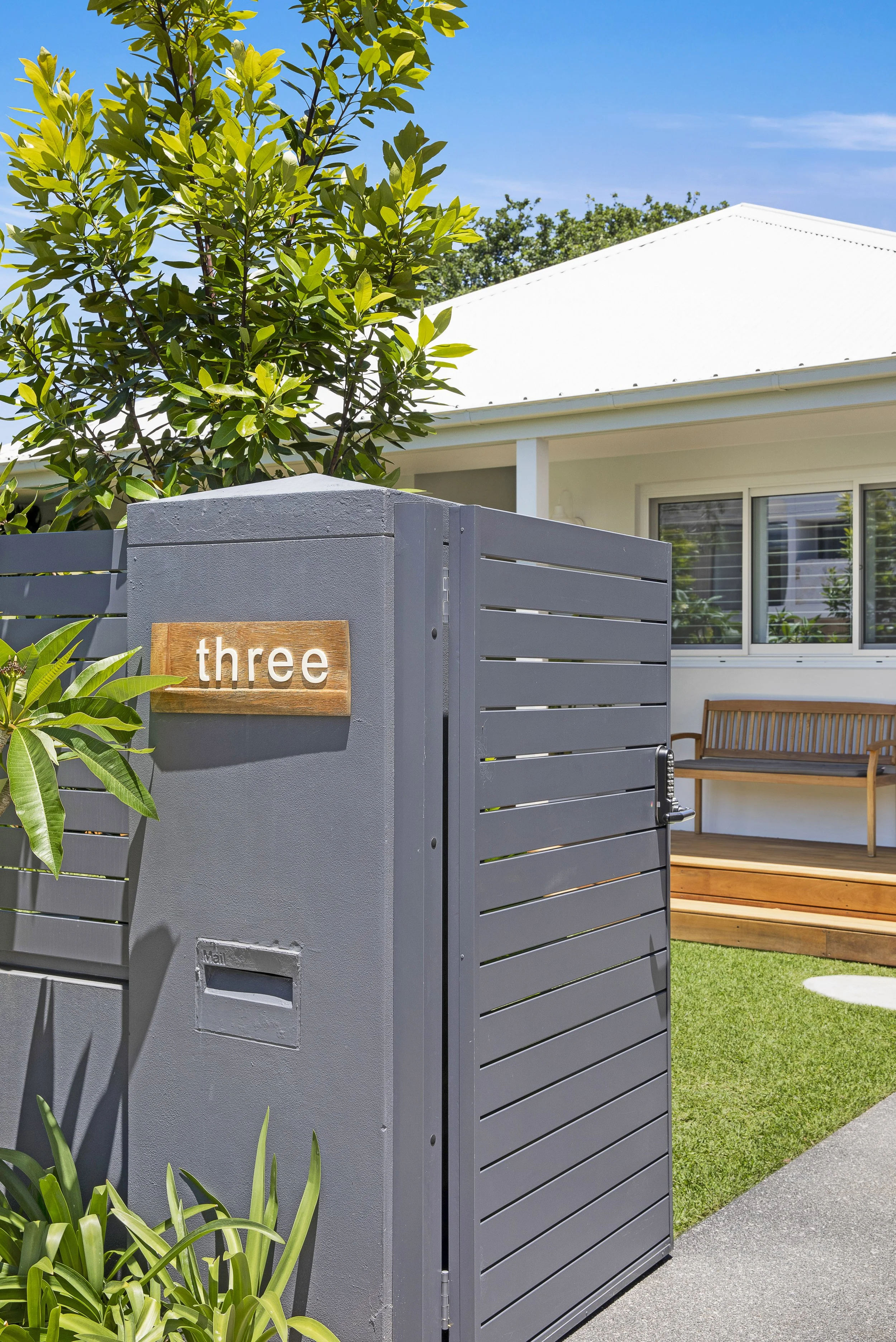 Carnegie-Circuit-3-Chifley-Facade sign.jpg