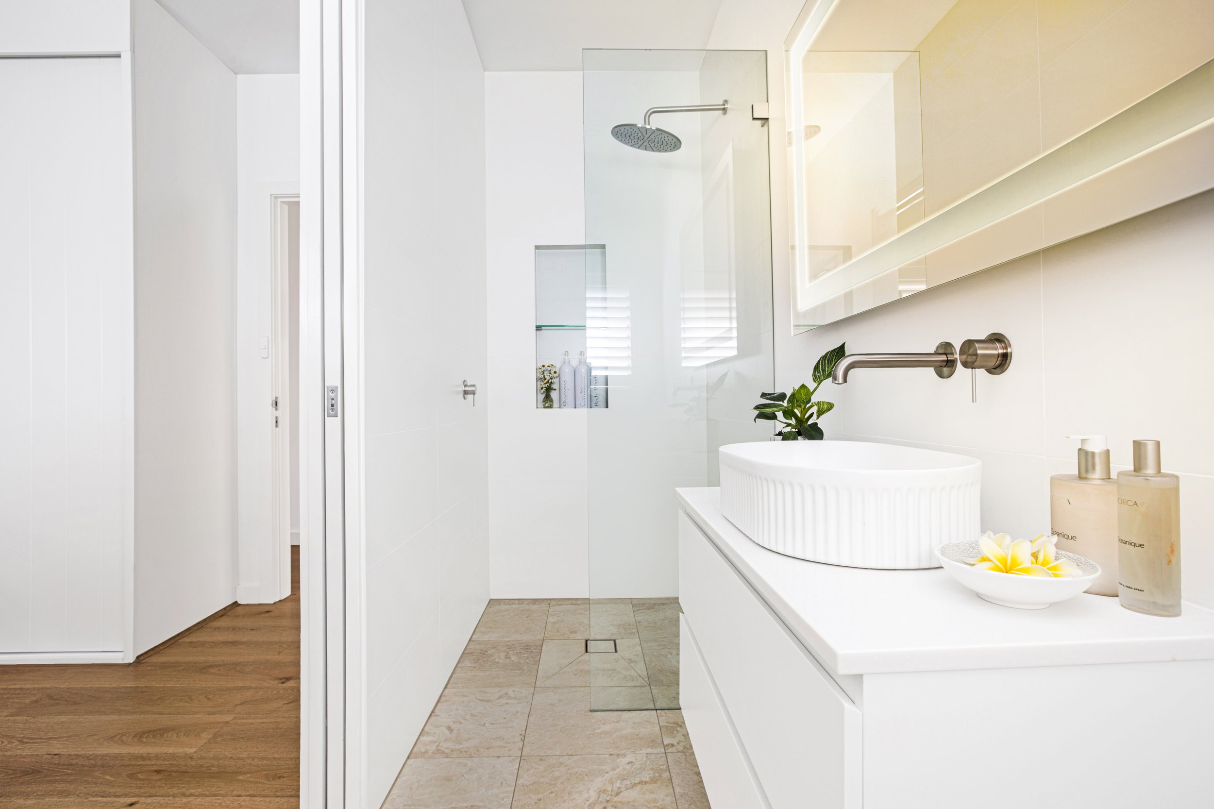 Carnegie-Circuit-3-Chifley-Bath 2-Light.jpg