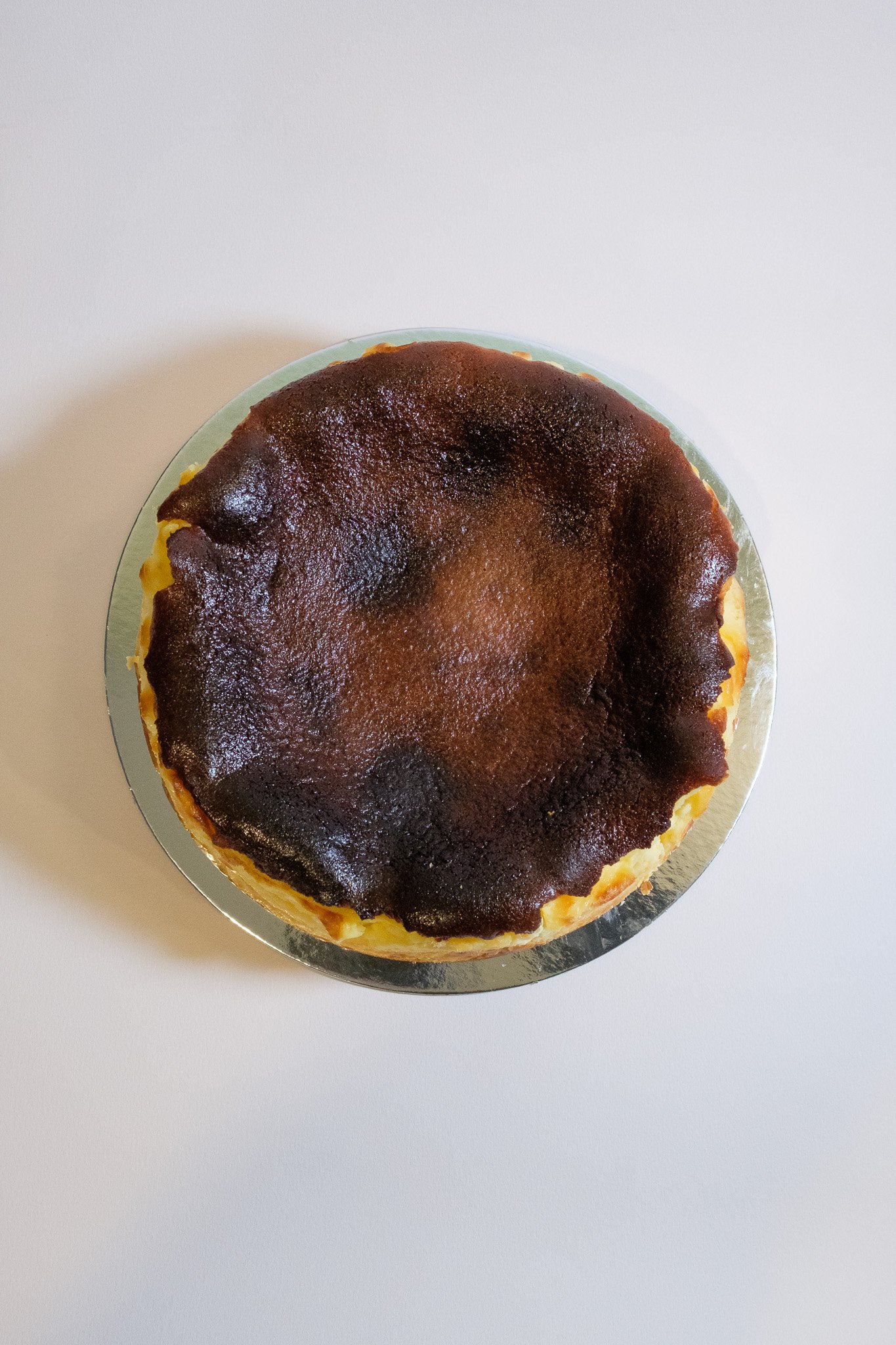 Basque Cheesecake 02.jpg