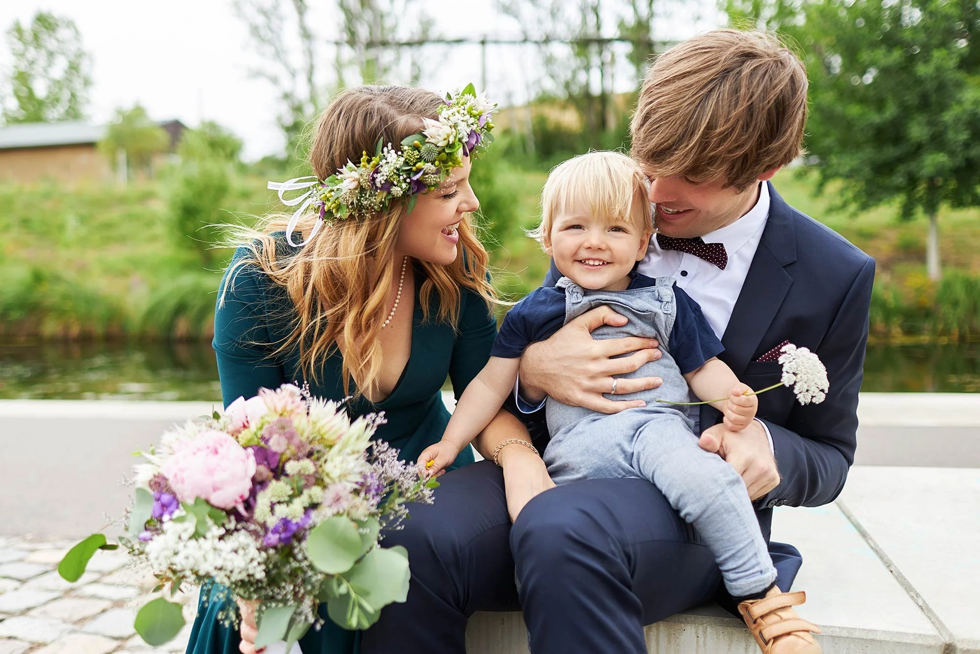 Zeitloses Familienportrait mit Nähe, Wärme und natürlichem Ausdruck