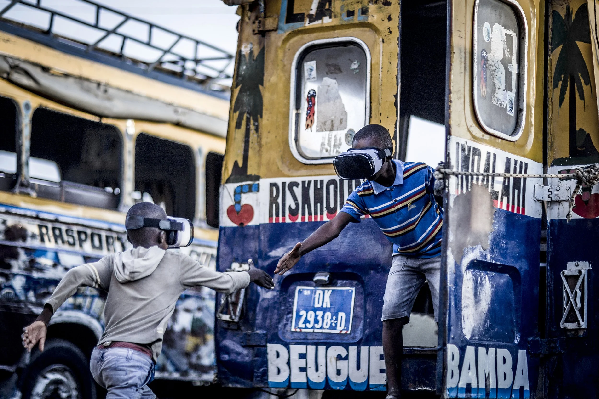 ALUN [BE] - Kinship - Series: Edification - Medium: Hahnemühle Fine Art Archival Print - Digital Photography - size 80 x 120 cm - year 2017 - Limited Edition 1 of 5