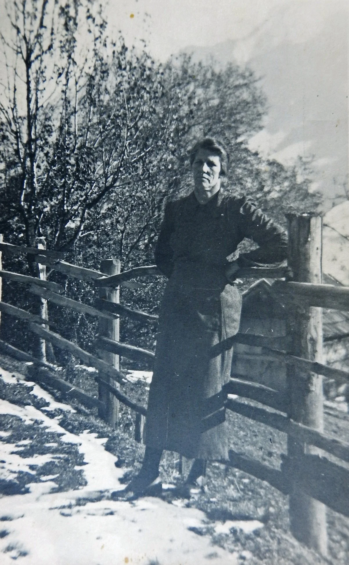 Großmutter ca. 1942 in Goldegg.JPG