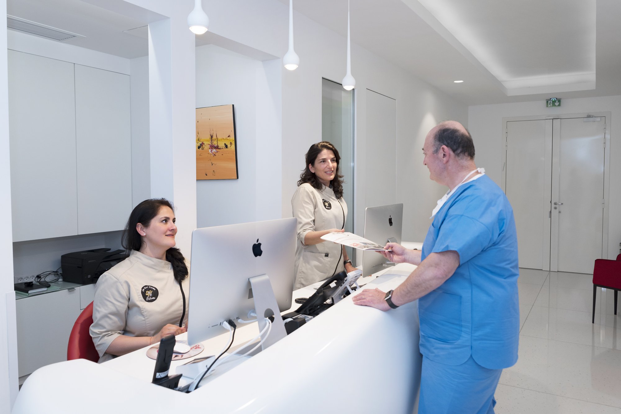 Dentiste Accueil Paris Perpignan Portrait Professionnel Entreprise Société Paris Perpignan France ; Portrait Professionnel Paris Expert-Comptable N&B Paris Perpignan France ; Portrait Professionnel; Paris; Perpignan; Montpellier; France; Sud; Photo; 