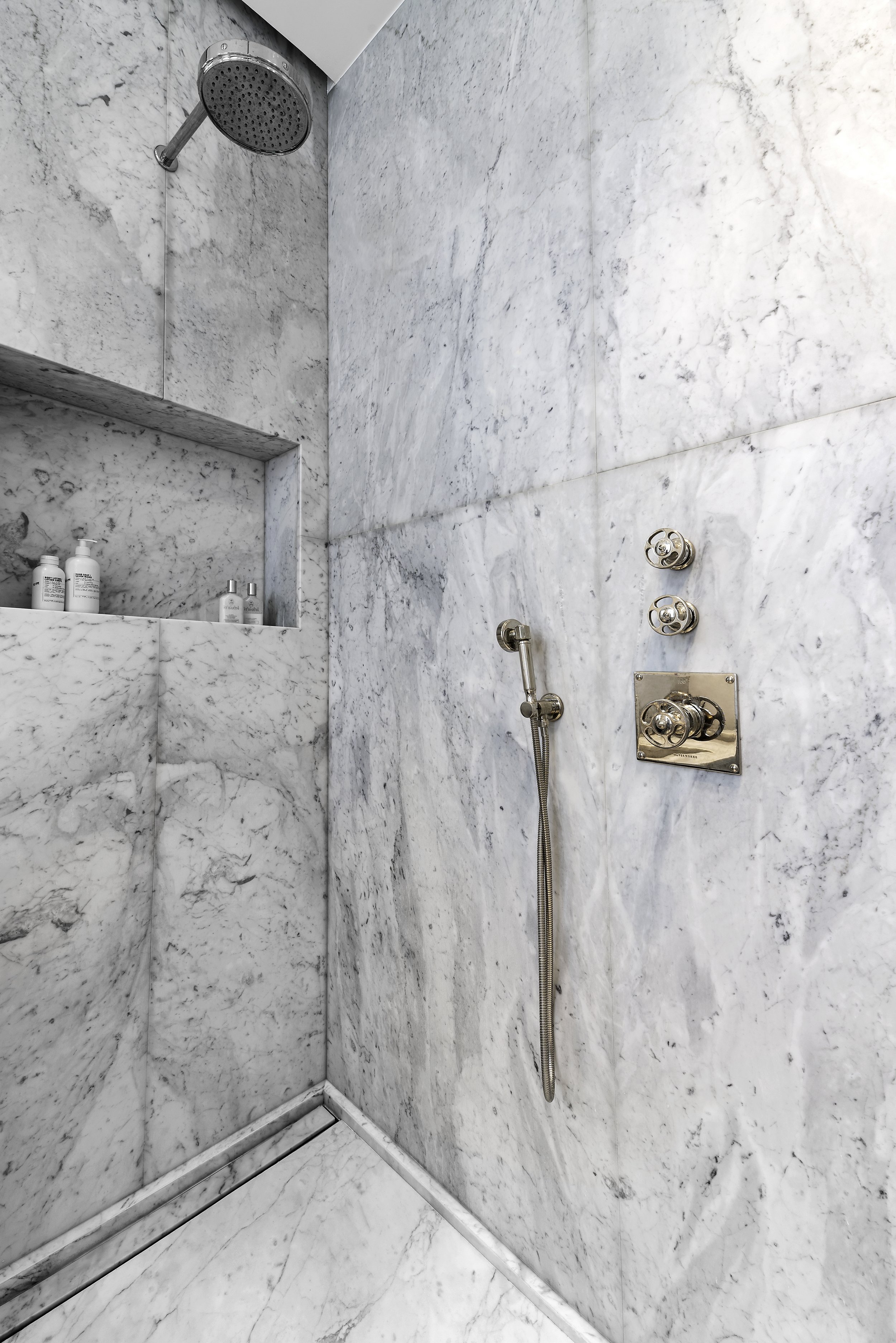 Architecture Intérieur; Architecte; Décorateur; Salon ;Cuisine; Salle de Bain; Marbre; Paris; Perpignan; ©Juliette Jem ; Entreprise, Société, Etude, Notaire, Bureaux Paris; Perpignan; ©Juliette Jem, Locaux, Extérieurs, Photo d’Intérieure, Boutiques, 