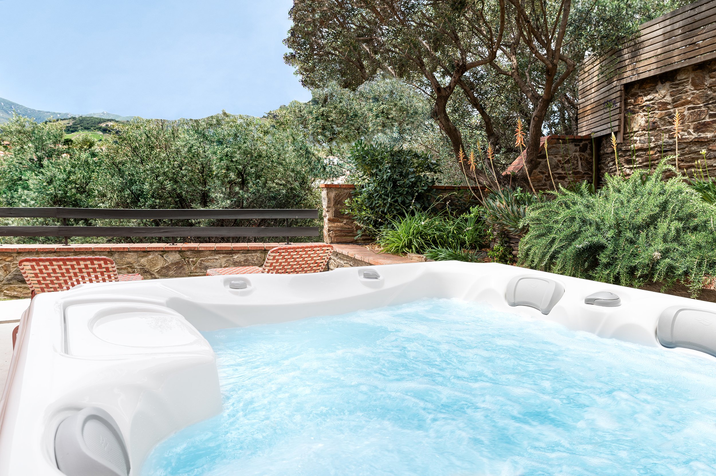 Architecture Jardin; Pergola; Terrasse; Cote Vermeil; Côte d'azure; Toulouse; Montpelier; Collioure, Jacuzzi, Hôtel, Luxe; Méditerranée; Intérieur Architecte Décorateur Salon Cuisine Salle de Bain Marbre Paris Perpignan ©Juliette Jem  
Architecture I