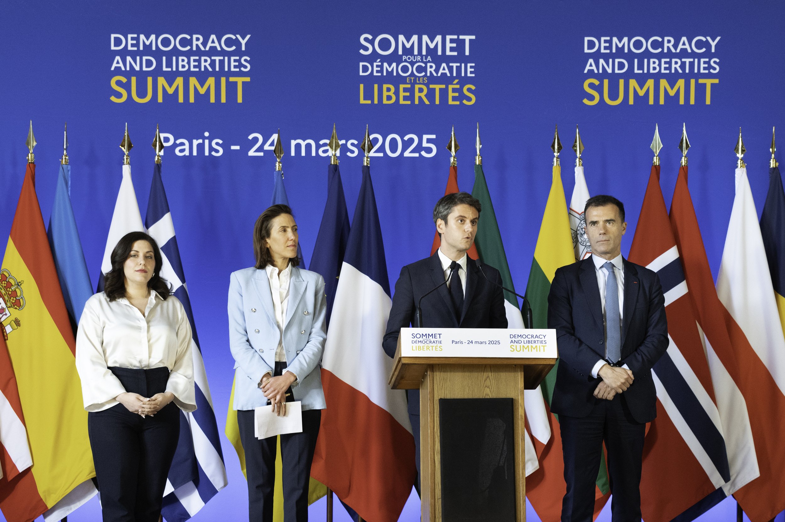 Gabriel Attal; Sommet Européen ; Europe
Dirigeants  soutenir l’Ukraine; Pays; UE, Président de Renaissance