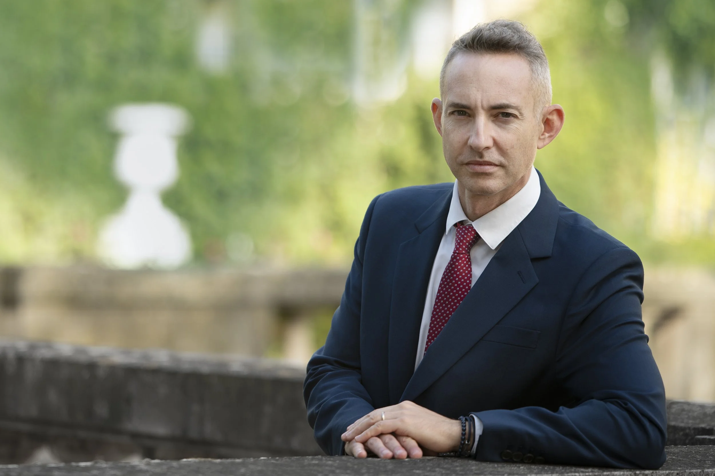 Sénateur, senat, Iann Brossat Portrait Professionnel Paris N&B Entreprise Société Paris Perpignan France, photo, jardin ; Portrait Professionnel; Paris; Perpignan; Montpellier; France; Sud; Photo; Qualité; Juliette Jem; Avocat; Droit; Toulouse; Entre