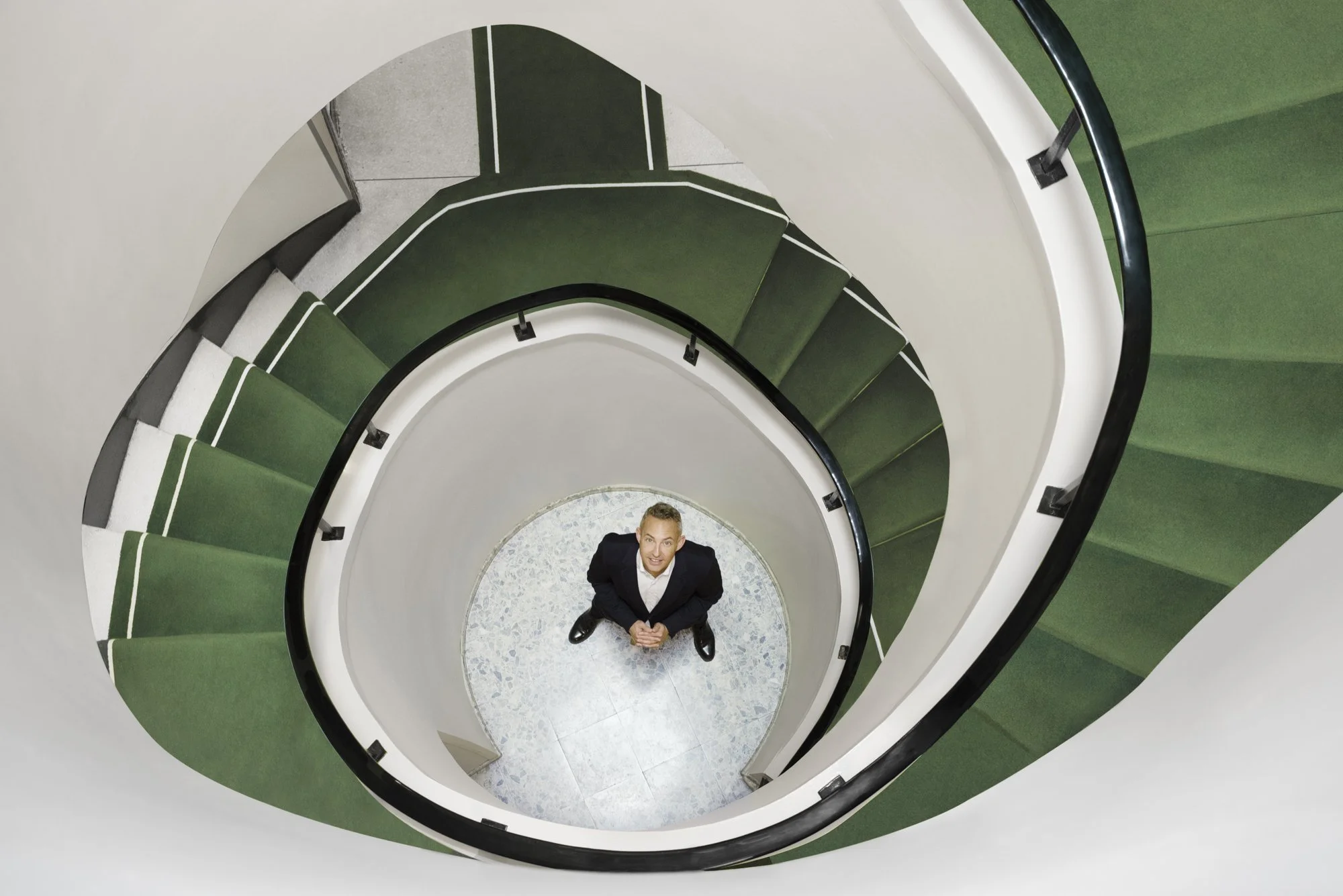 Hémicycle, Sénateur, sénat, Iann Brossat Portrait Professionnel Paris N&B Entreprise Société Paris Perpignan France, photo, Juliette Jem; Portrait Professionnel; Paris; Perpignan; Montpellier; France; Sud; Photo; Qualité; Juliette Jem; Avocat; Droit;