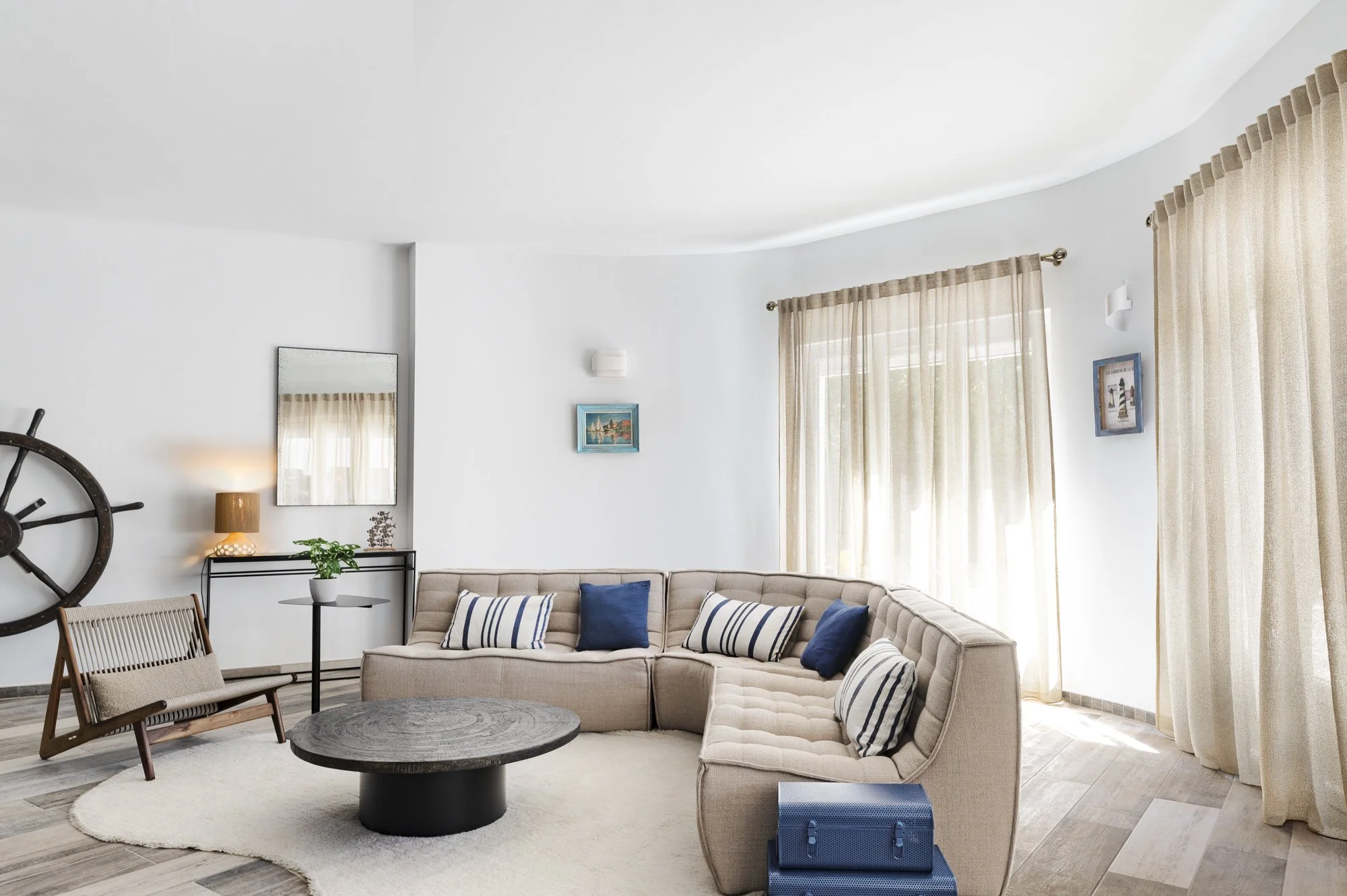 Architecture Intérieur; Architecte; Décorateur; Salon ;Cuisine; Salle de Bain; Marbre; Paris; Perpignan; ©Juliette Jem ; Entreprise, Société, Etude, Notaire, Bureaux Paris; Perpignan; ©Juliette Jem, Locaux, Extérieurs, Photo d’Intérieure, Boutiques, 