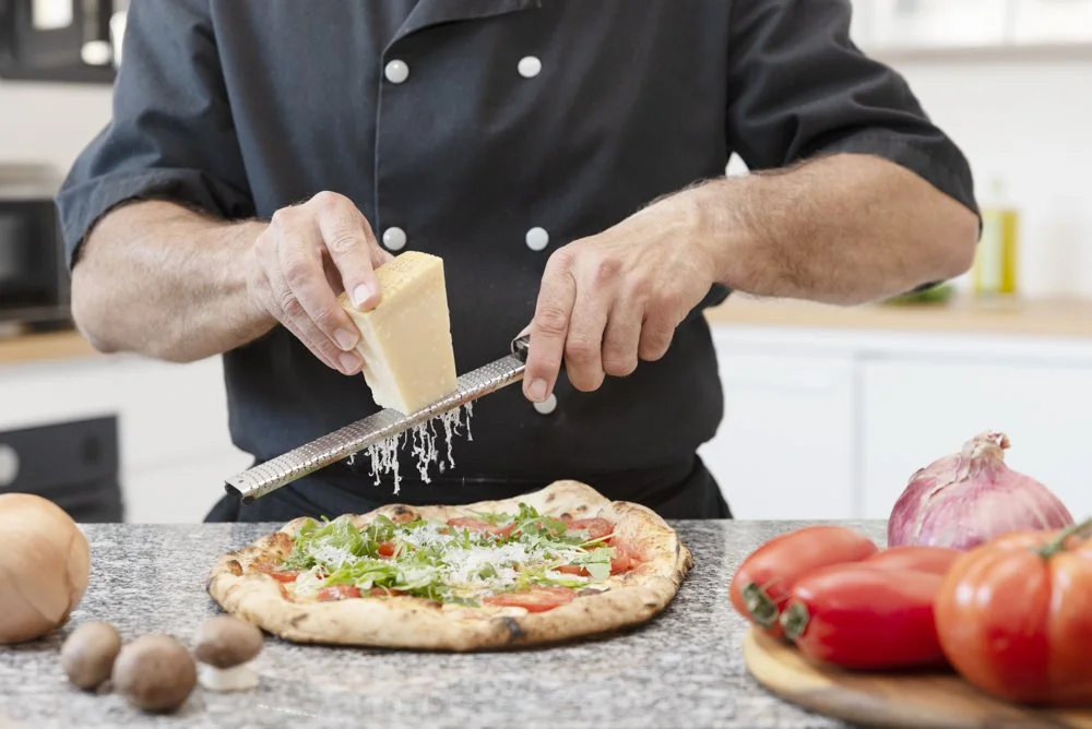 Pizza; Paris; Perpignan; Portrait Professionnel; Entreprise; Société ;Paris; Perpignan; France;Savoir Faire; Juliette JEM ; Portrait Professionnel Paris Expert-Comptable N&B Paris Perpignan France ; Portrait Professionnel; Paris; Perpignan; Montpelli