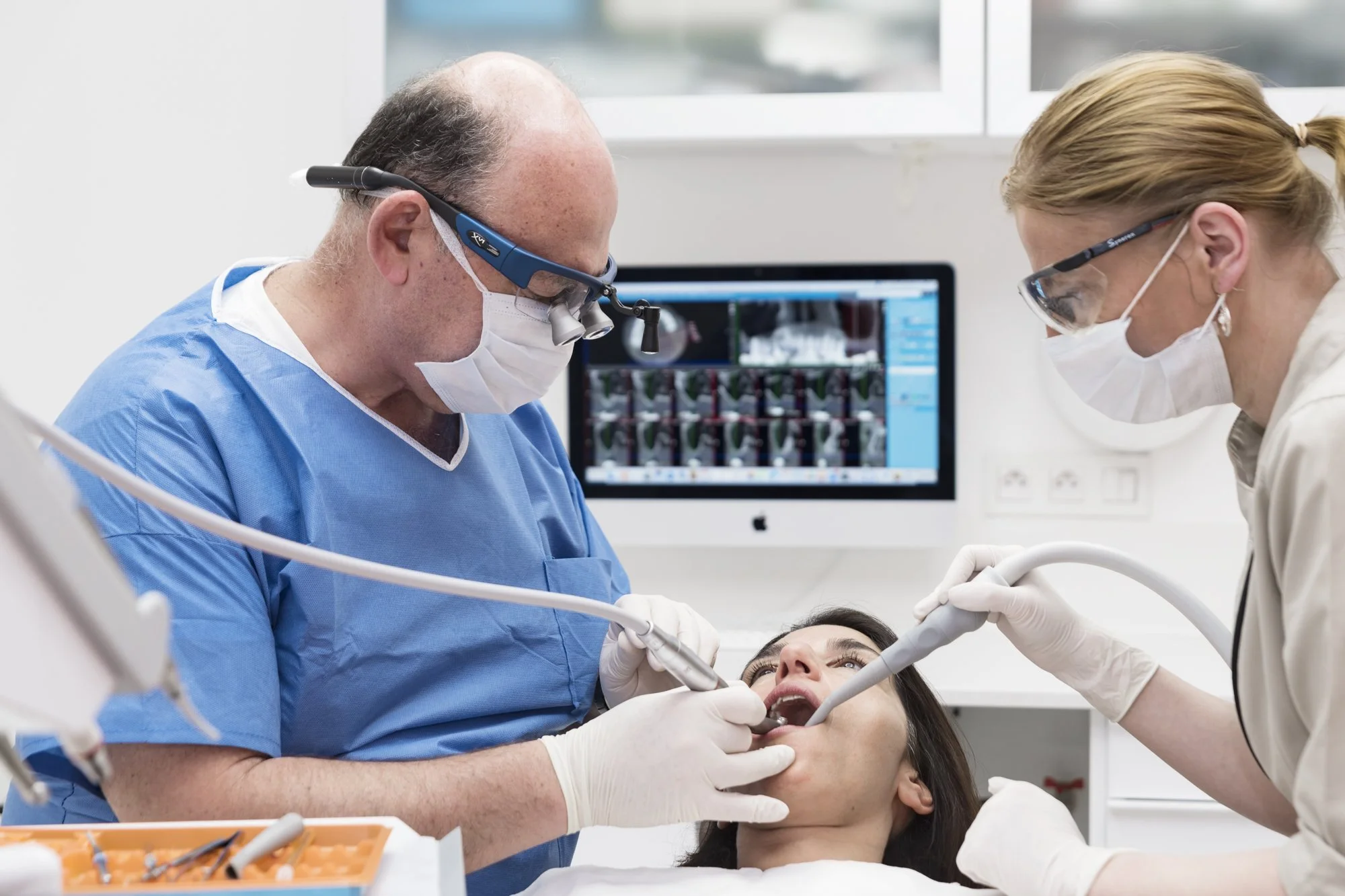 Dentiste Paris Perpignan Portrait Professionnel Entreprise Société Paris Perpignan France ; Portrait Professionnel Paris Expert-Comptable N&B Paris Perpignan France ; Portrait Professionnel; Paris; Perpignan; Montpellier; France; Sud; Photo; Qualité;