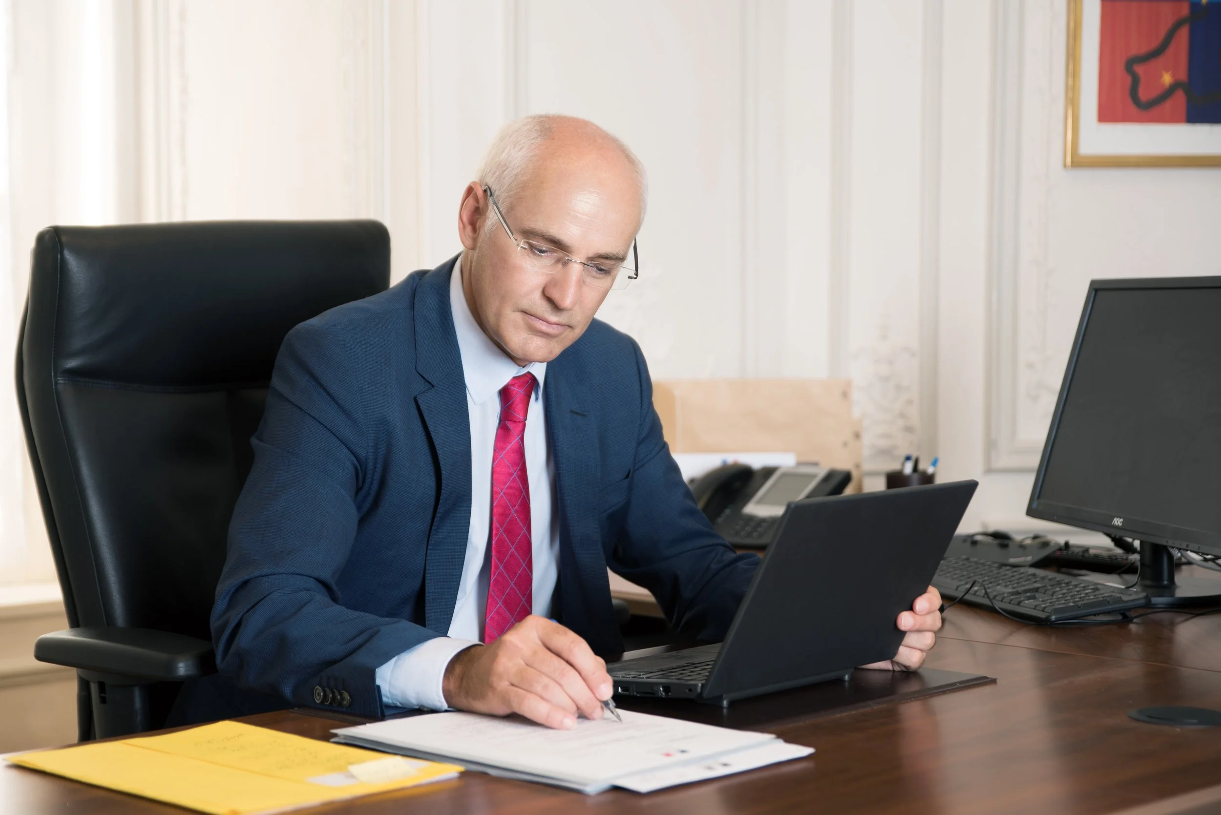 Bureaux Paris Perpignan Portrait Professionnel Entreprise Société Paris Perpignan France ; Portrait Professionnel Paris Expert-Comptable N&B Paris Perpignan France ; Portrait Professionnel; Paris; Perpignan; Montpellier; France; Sud; Photo; Qualité; 