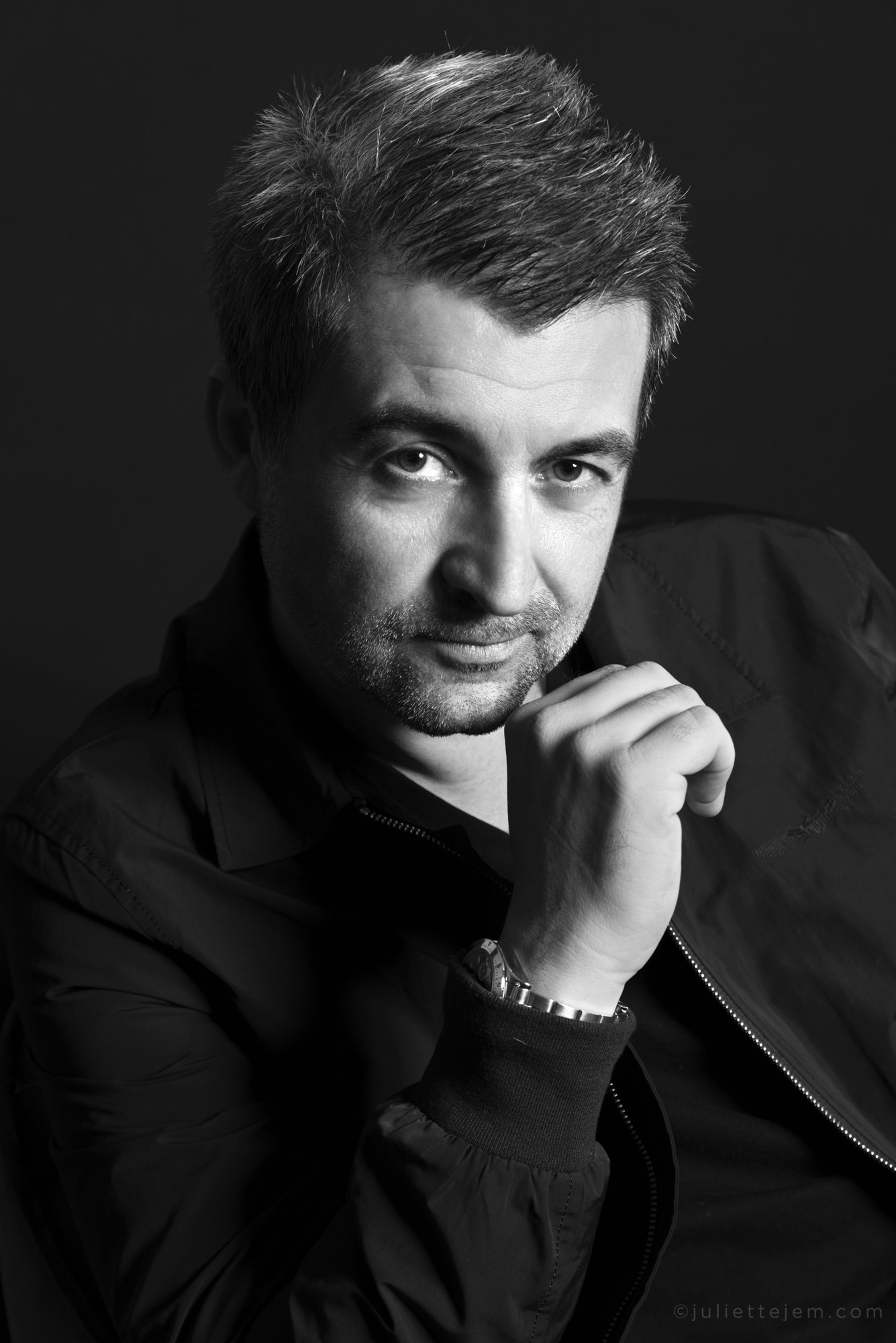 Book Publicité, Book Editorial, Book Comédien, Book Mode, Book Pêtre à Portrer, PAP, Book photo, Photographe professionnelle · Photographe portrait · Photographe corporate · Photographe événementiel · Photographe mariage · Portrait professionnel · Pe