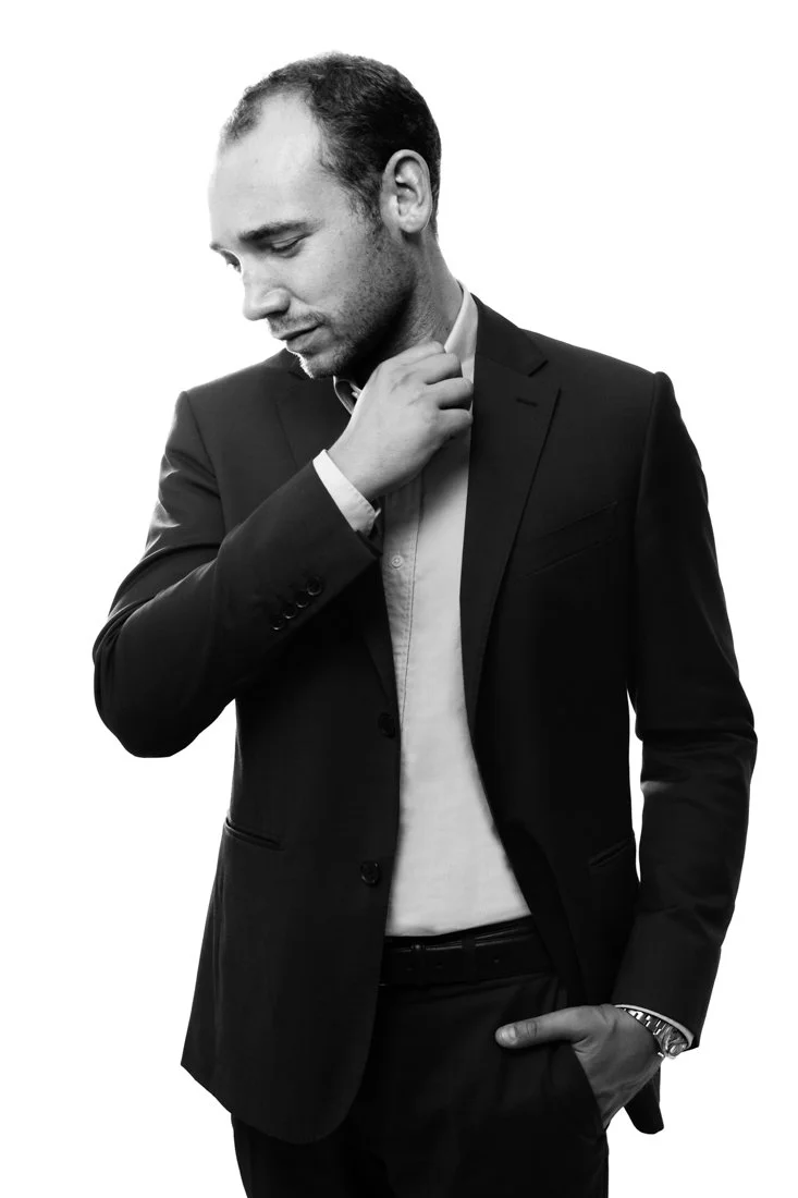 Portrait Professionnel Paris Dirigeant N&B Entreprise Société Paris Perpignan France ; Portrait Professionnel; Paris; Perpignan; Montpellier; France; Sud; Photo; Qualité; Juliette Jem; Avocat; Droit; Toulouse; Entreprise; Professionnel; Narbonne; Méd