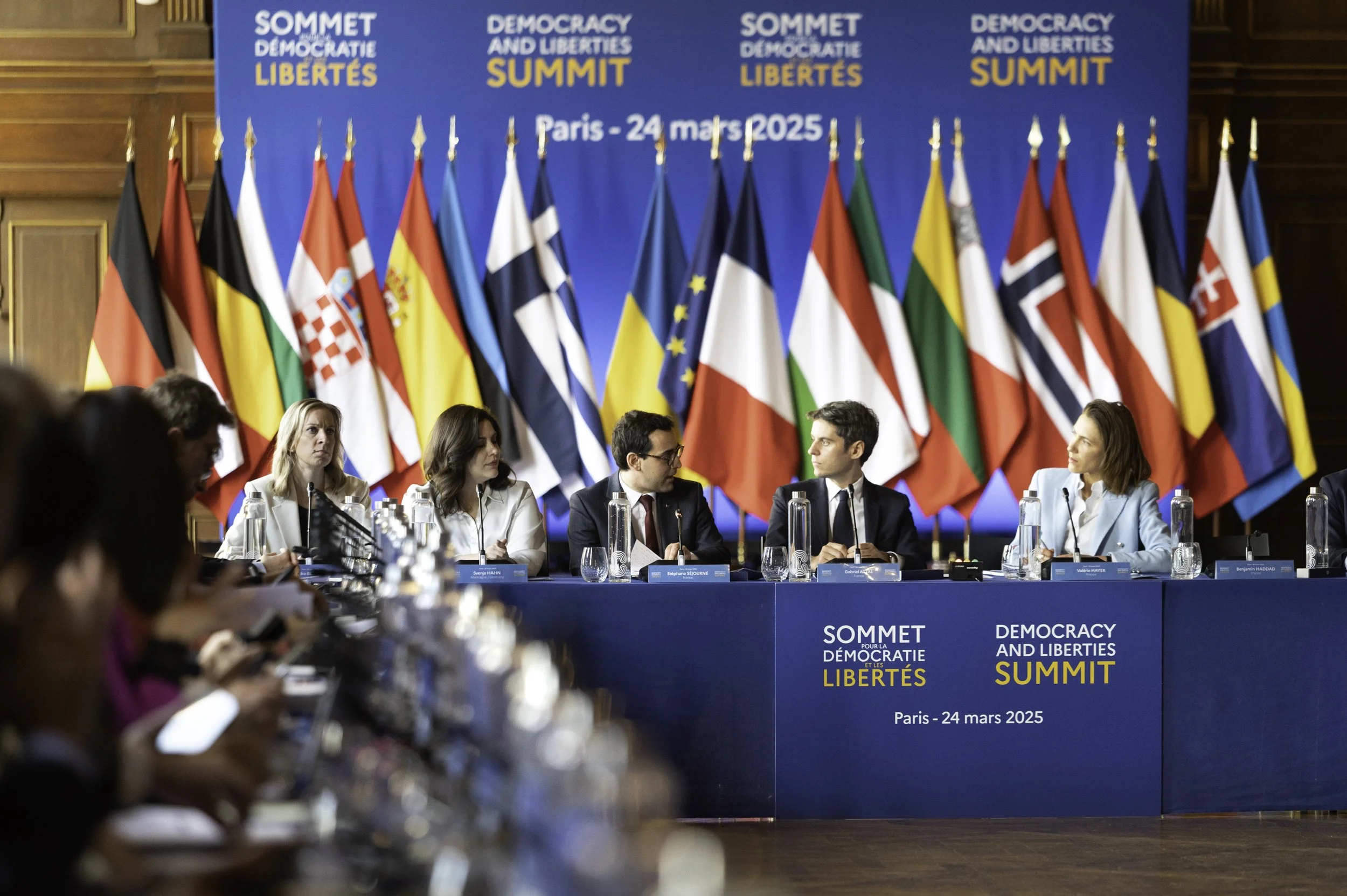 Gabriel Attal; Sommet Européen ; Europe
Dirigeants  soutenir l’Ukraine; Pays; UE, Président de Renaissance
