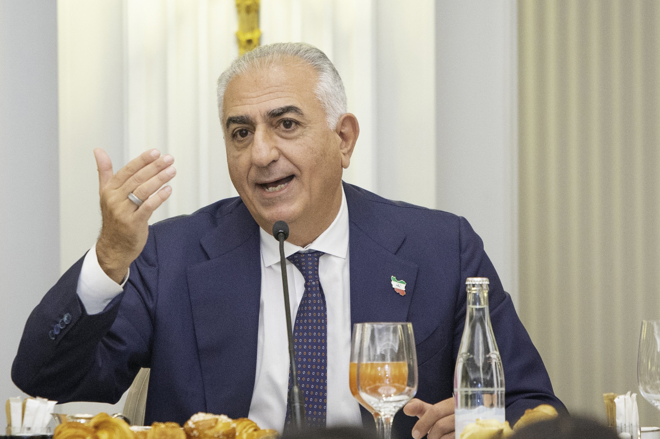 Mohammad Reza Pahlavi; La Revue Internationale Politique ; George V; Four Saisons ; Paris ; Event ; Chah d'Iran: Prince d'Iran; Débat ; Politique; Evènement; entreprise; Juliette Jem; Perpignan; Paris; Pyrénées Orientales, Hotel; Sud; France; Méditer