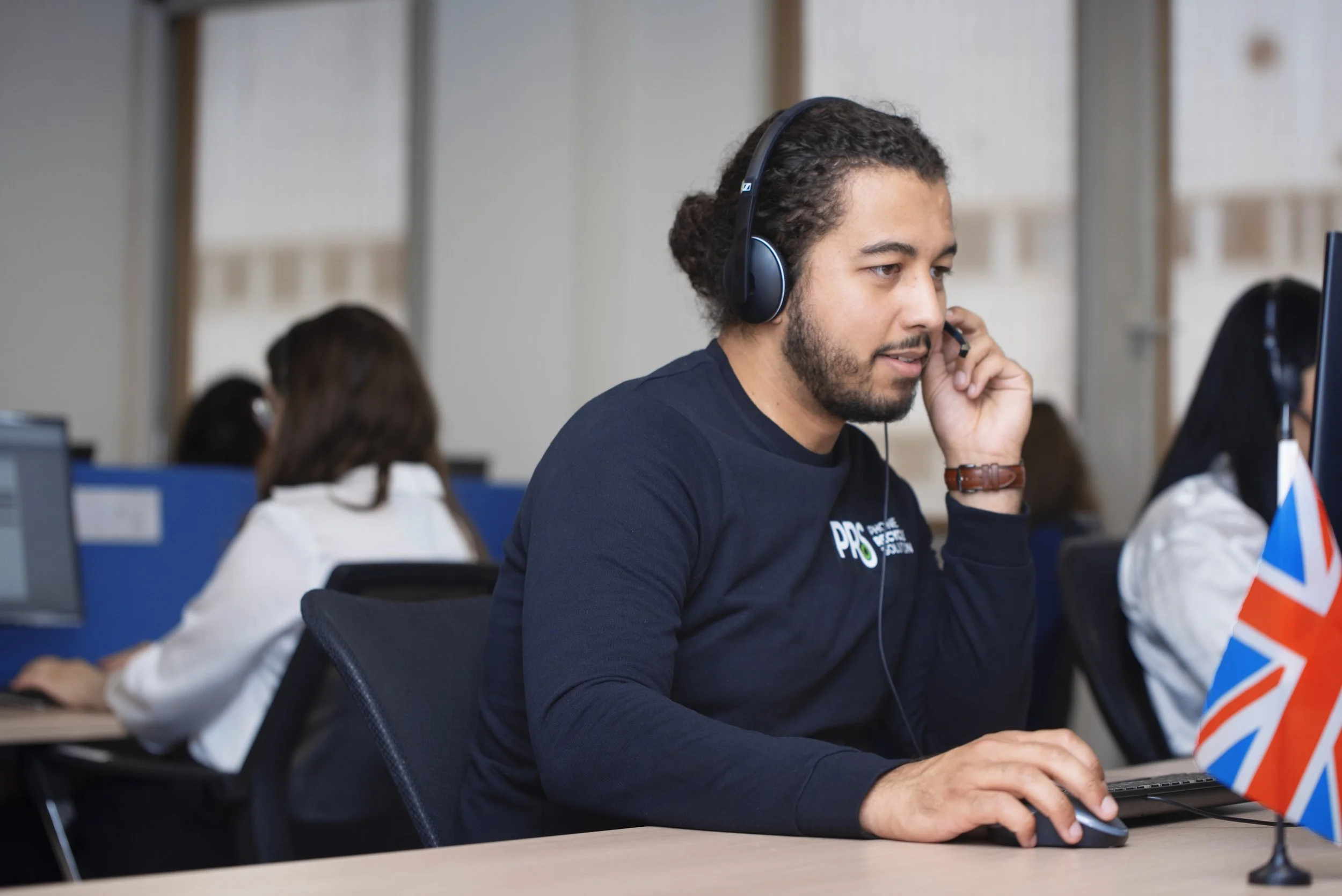 PRS Phone Recycle Solution Commercial Paris Perpignan Portrait Professionnel Entreprise Société Paris Perpignan France ; Portrait Professionnel Paris Expert-Comptable N&B Paris Perpignan France ; Portrait Professionnel; Paris; Perpignan; Montpellier;