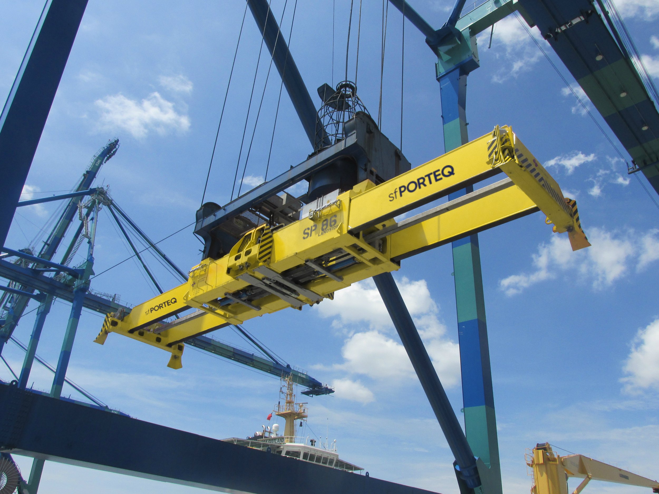 sfPORTEQ Spreaders: Revolutionizing Heavy Material Handling for a Sustainable Future