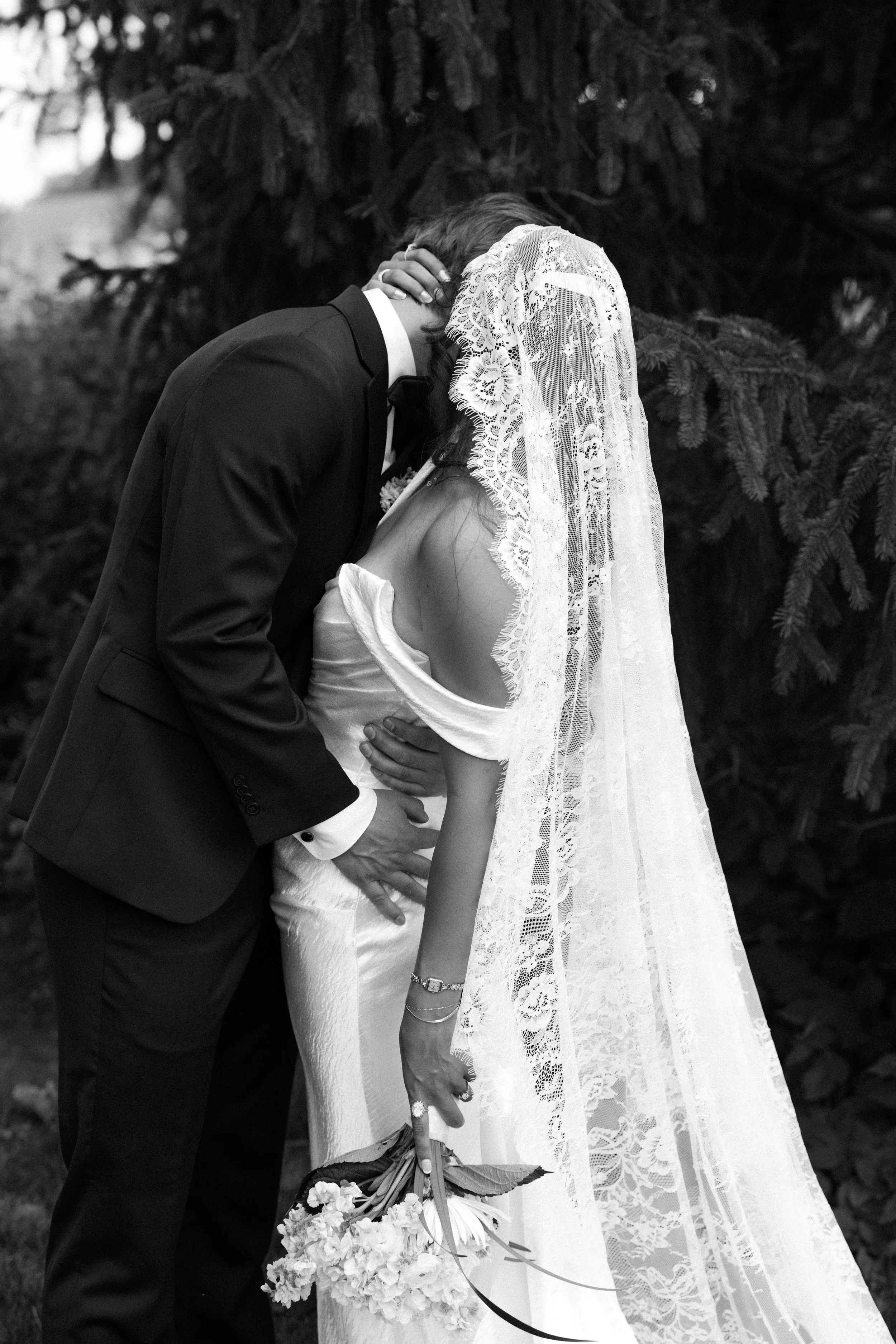 Victoria and Carter - previews-6514.jpg