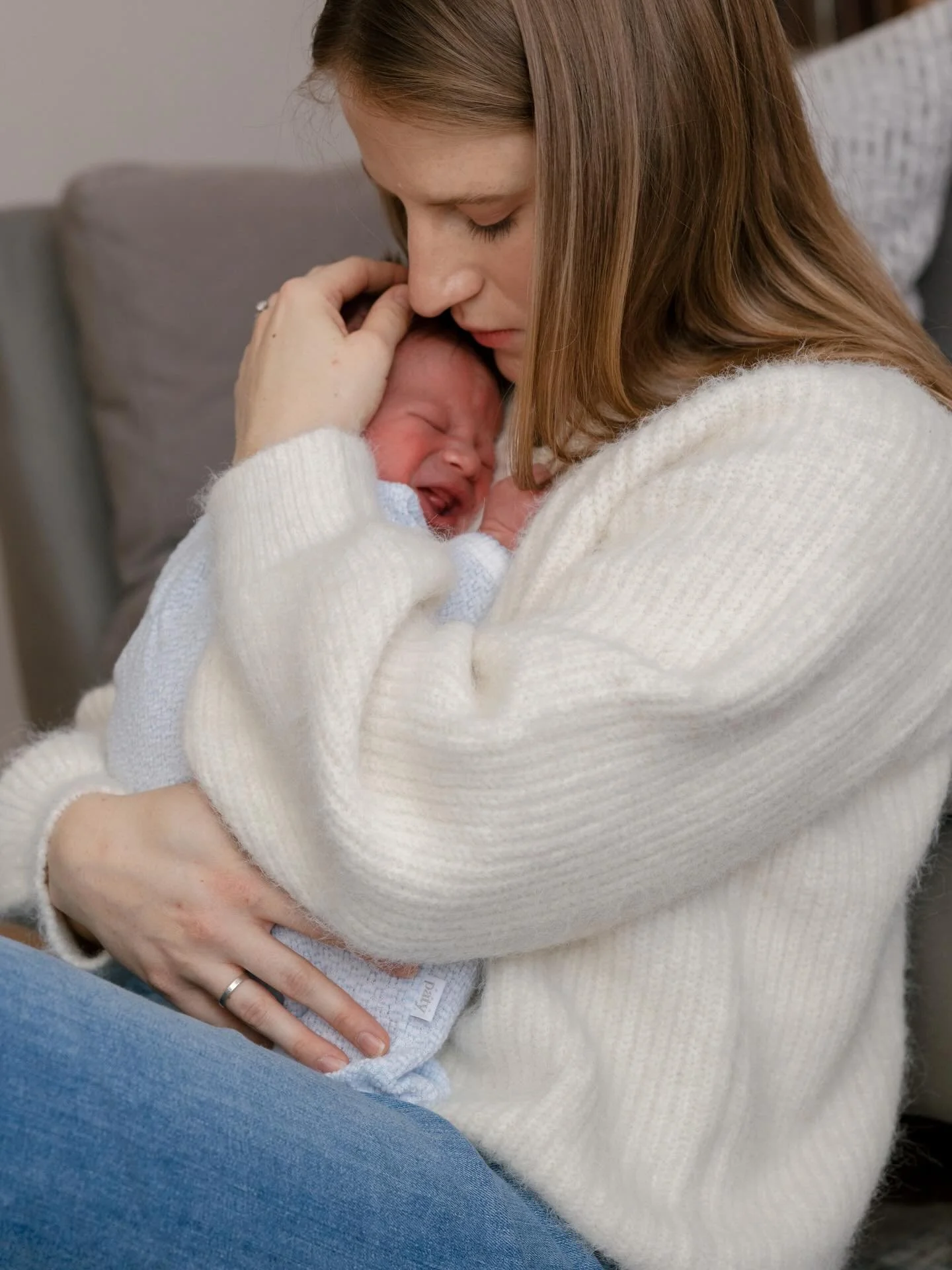 In home newborn session for sweet Laura and Coleman.

#kansascitynewbornphotographer #newbornphotographer #kansascityphotographer #familyphotographer #kansascityfamilyphotographer