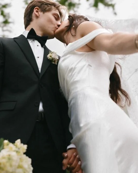 Minimal, yet impactful shots. I have loved practicing the art of authenticity in my life and in my work. Still in love with the way I shot this backyard wedding a couple of years ago. 

#kansascityweddingphotography #kansascityweddingphotographer #ka
