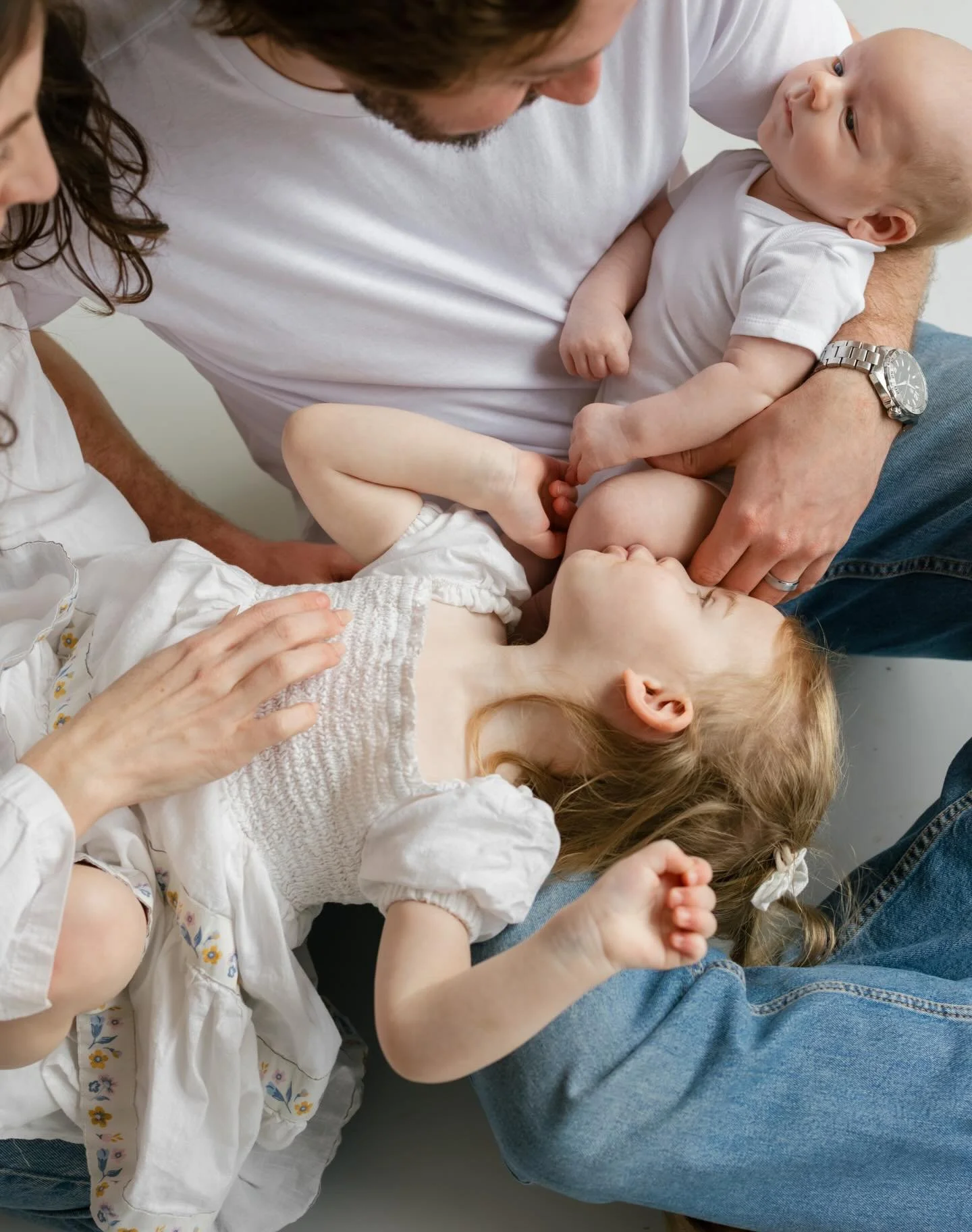 More favs from the sweetest little family session 🤍

#kansascityfamilyphotographer #kansascityfamilyphotography #kansascitynewbornphotographer #kansascitynewbornphotography