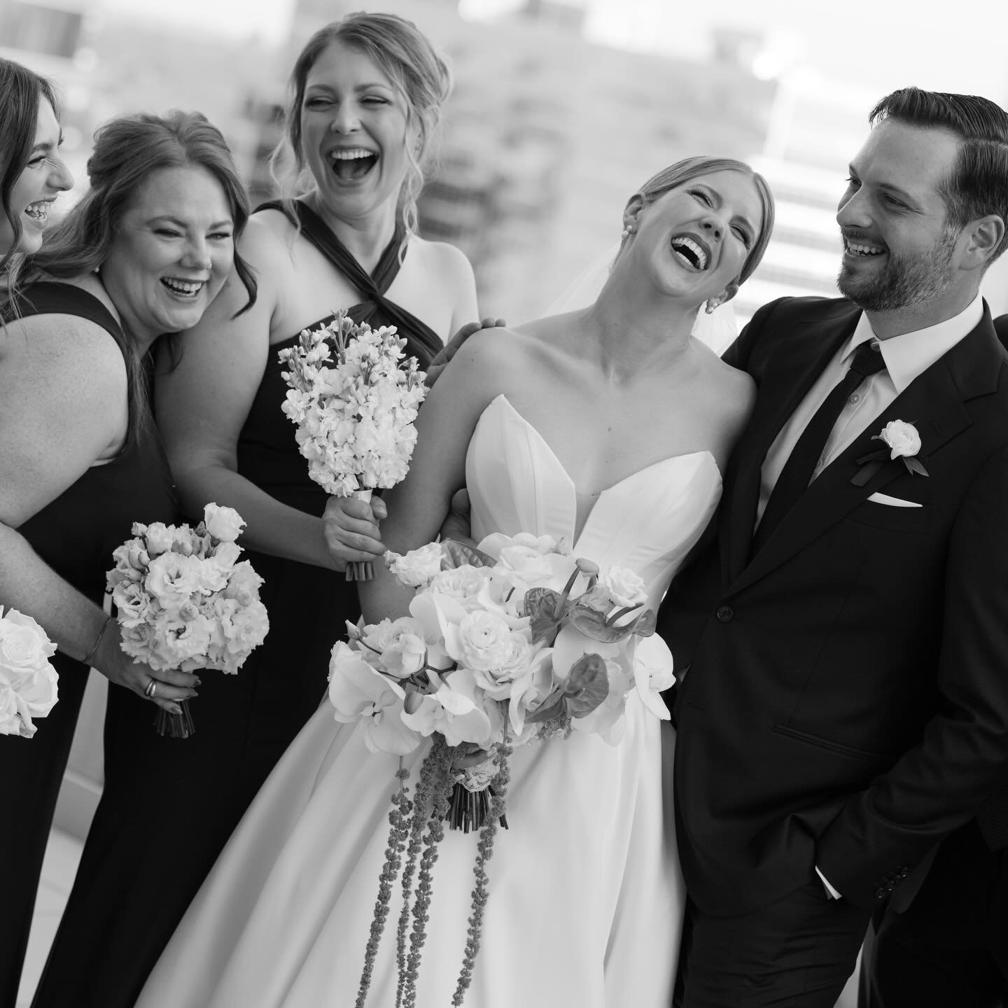 I just love this photo so much!
Also, I just posted a new article to my substack. Could be a fun, or hopefully inspiring, read. 

#kansascityphotographer #kansascityweddingphotographer #savingmoneytips #minimalism