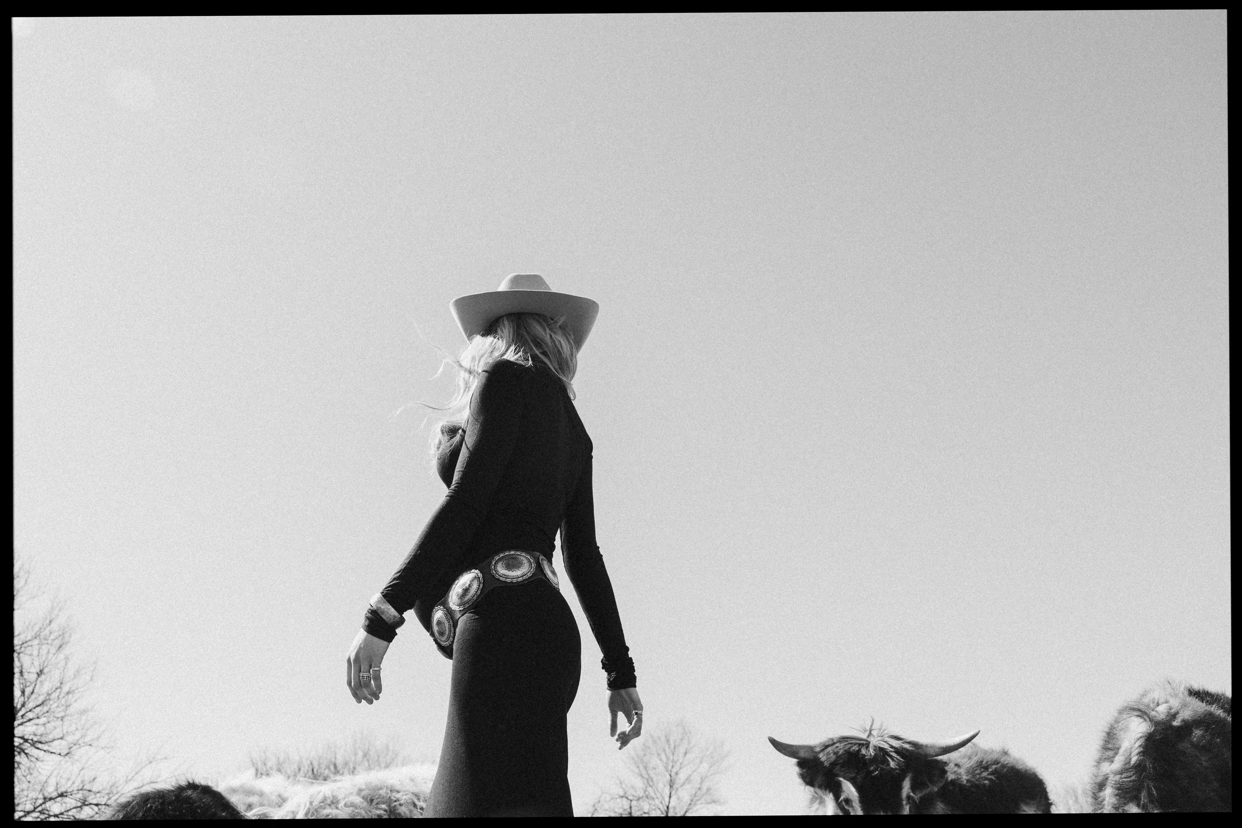 Kyrie Previews 321.jpg