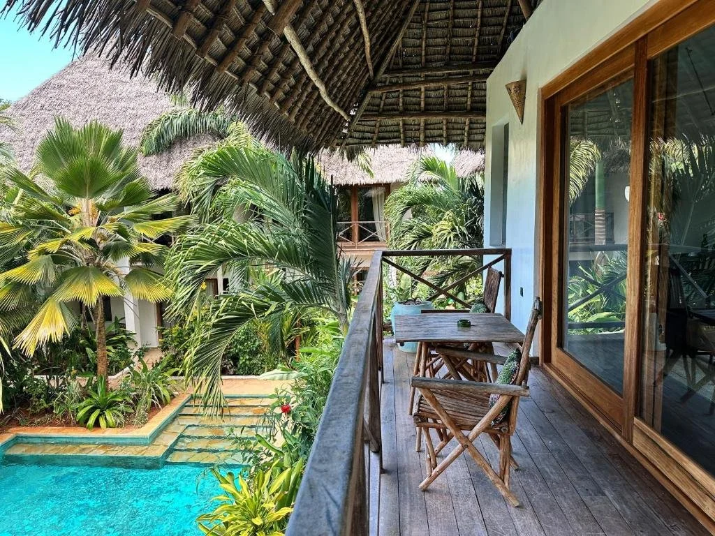 maisha nungwi room balcony pool.jpg