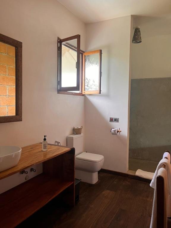 maisha nungwi room bathroom 2.jpg