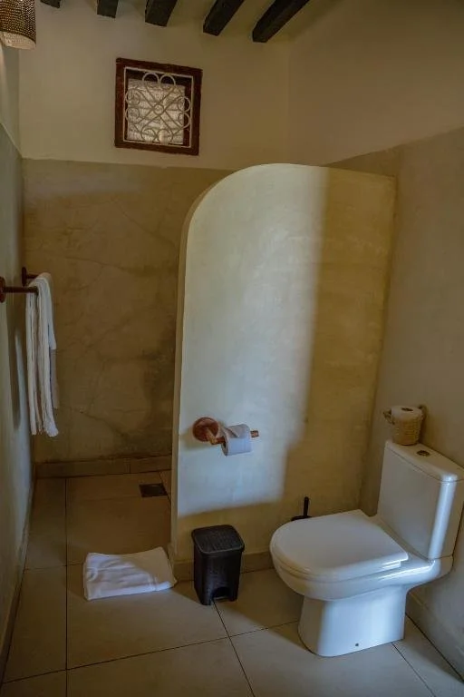maisha nungwi bathroom.jpg