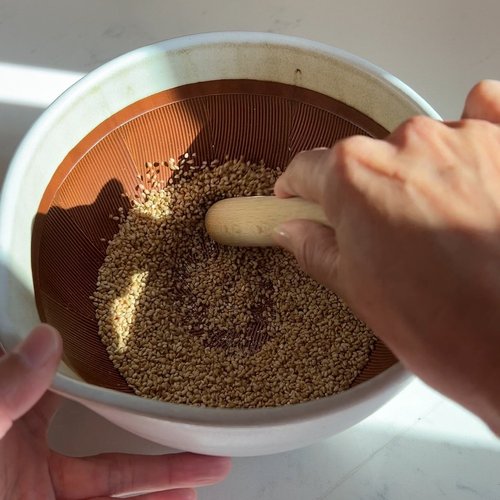 How to Grind Sesame Seeds: Expert Tips for Perfect Results