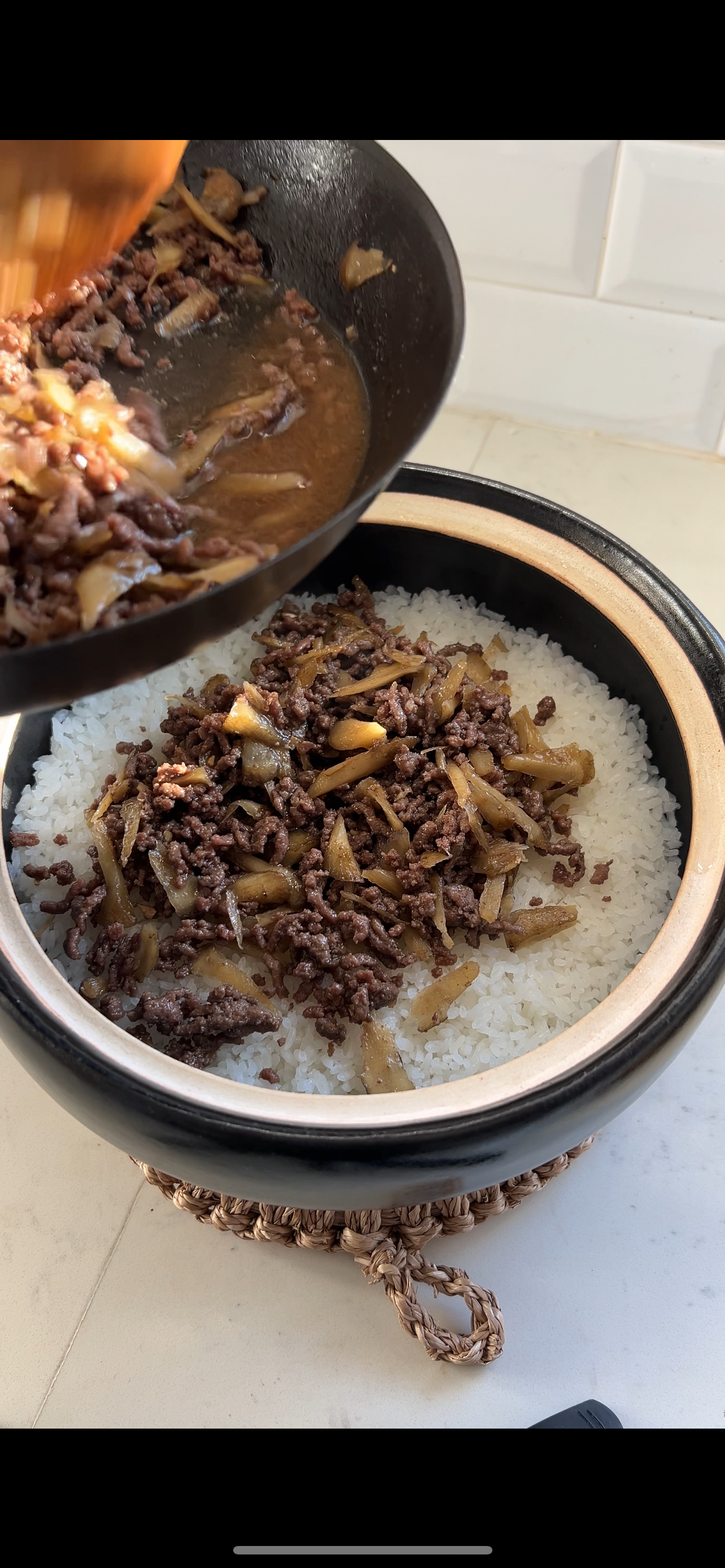 beef burdock onigiri4.PNG