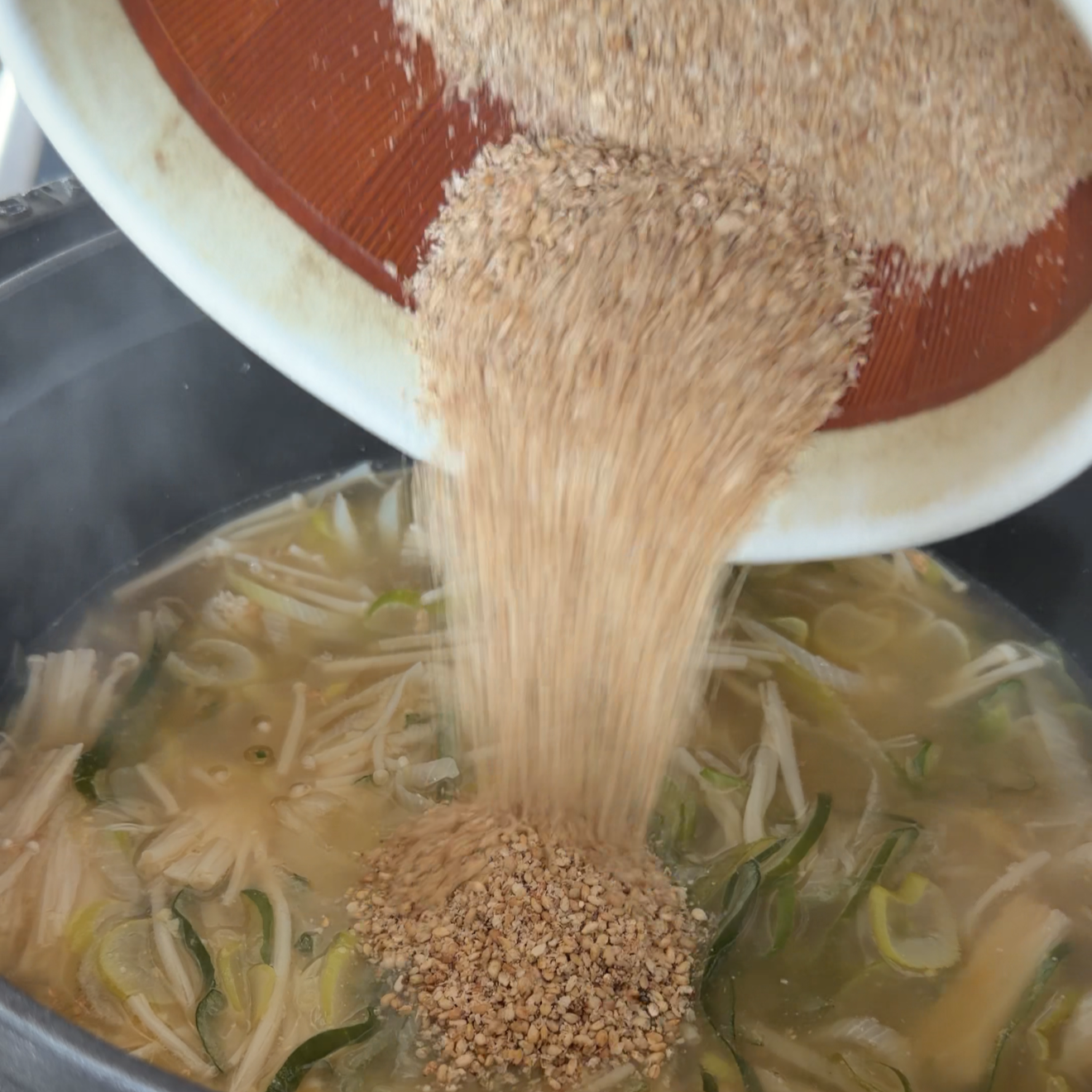 enoki+negi+sesame+miso+soup6.png