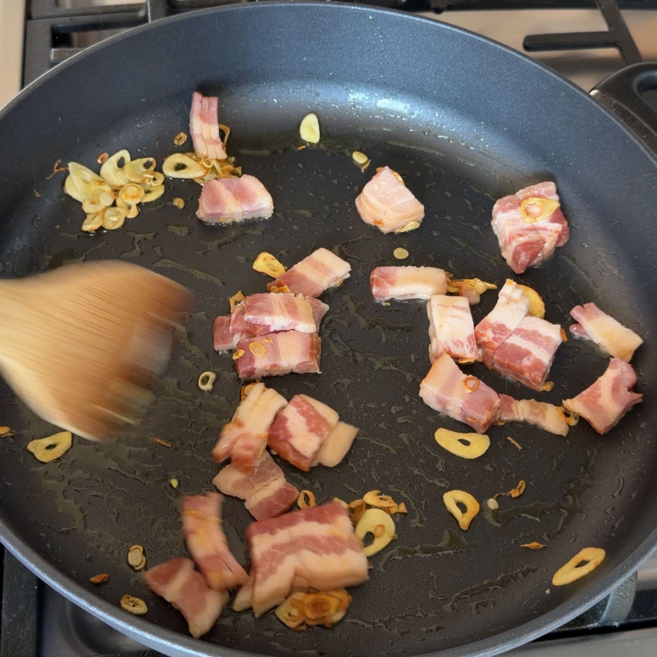 cabbage+bacon+wafu+pasta1.png