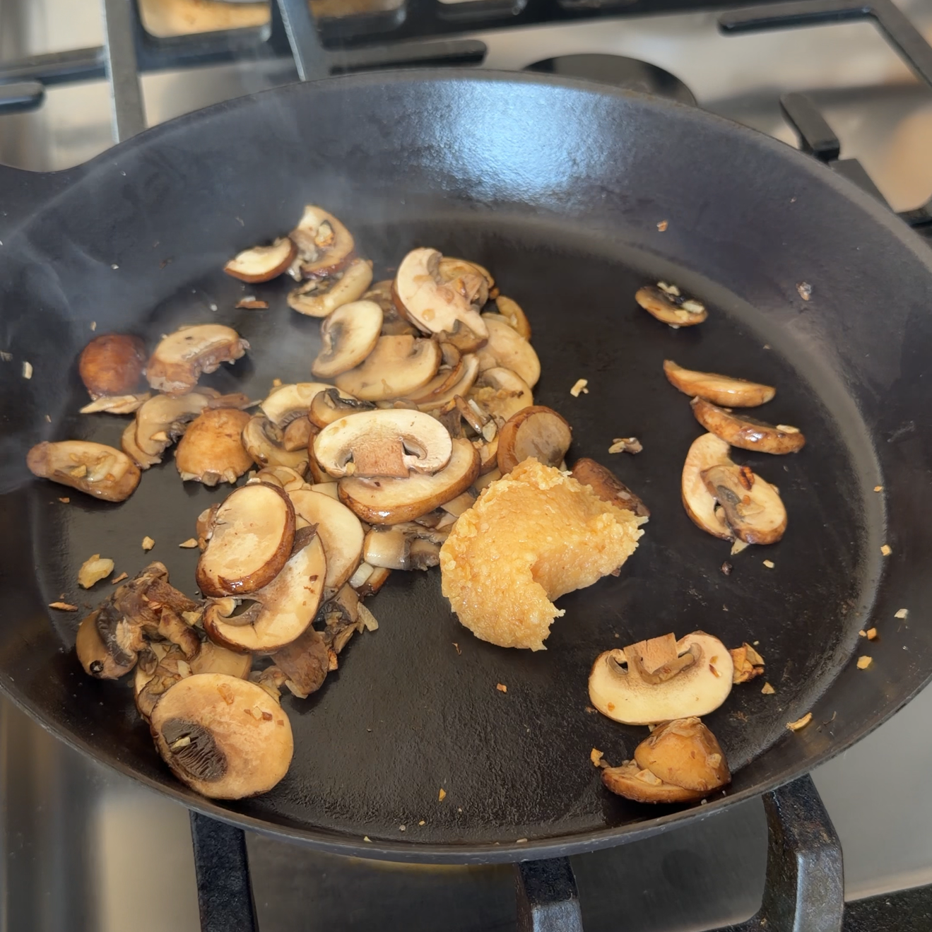 creamy+miso+mushroom+pasta1.png