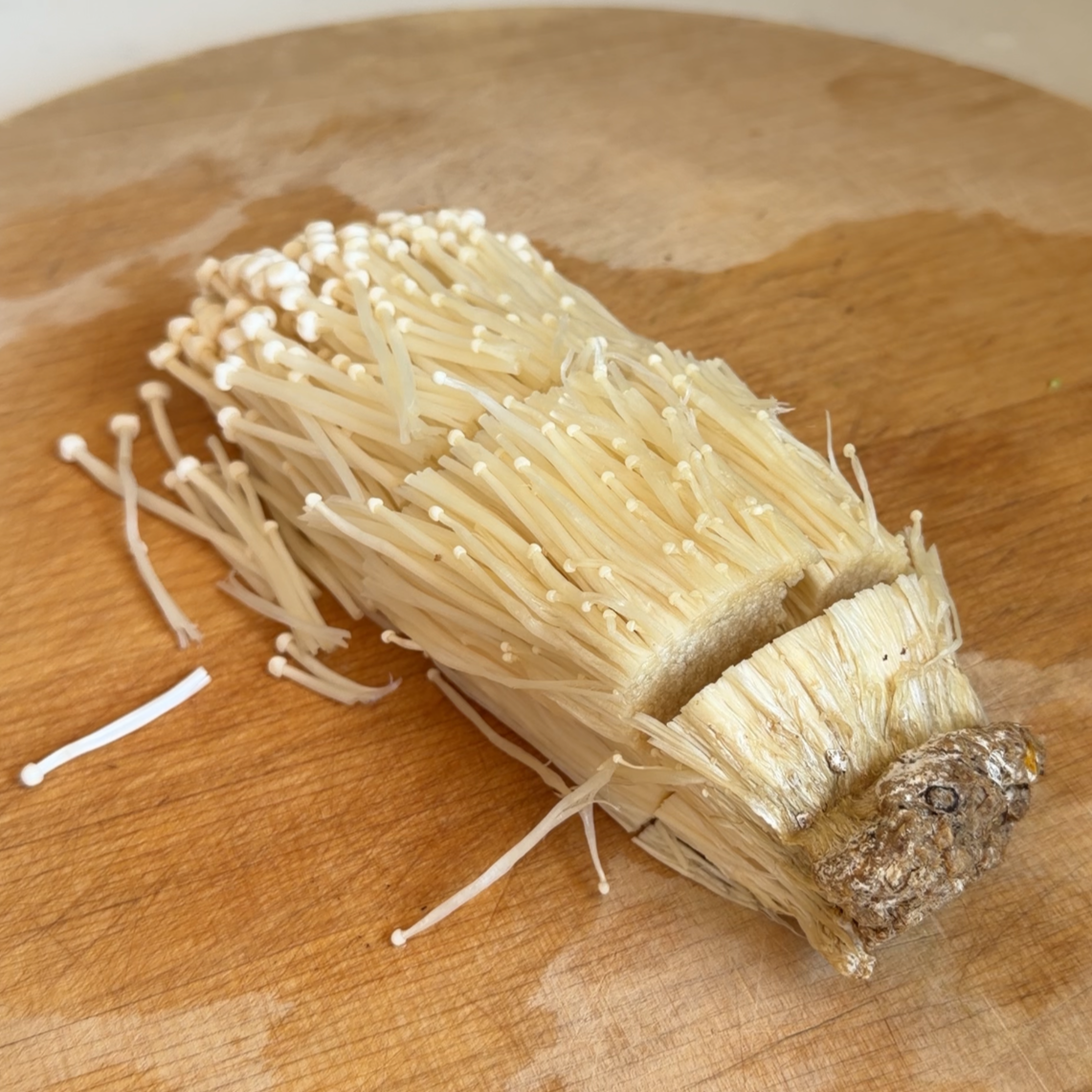 enoki+with+garlic+scallion1.png