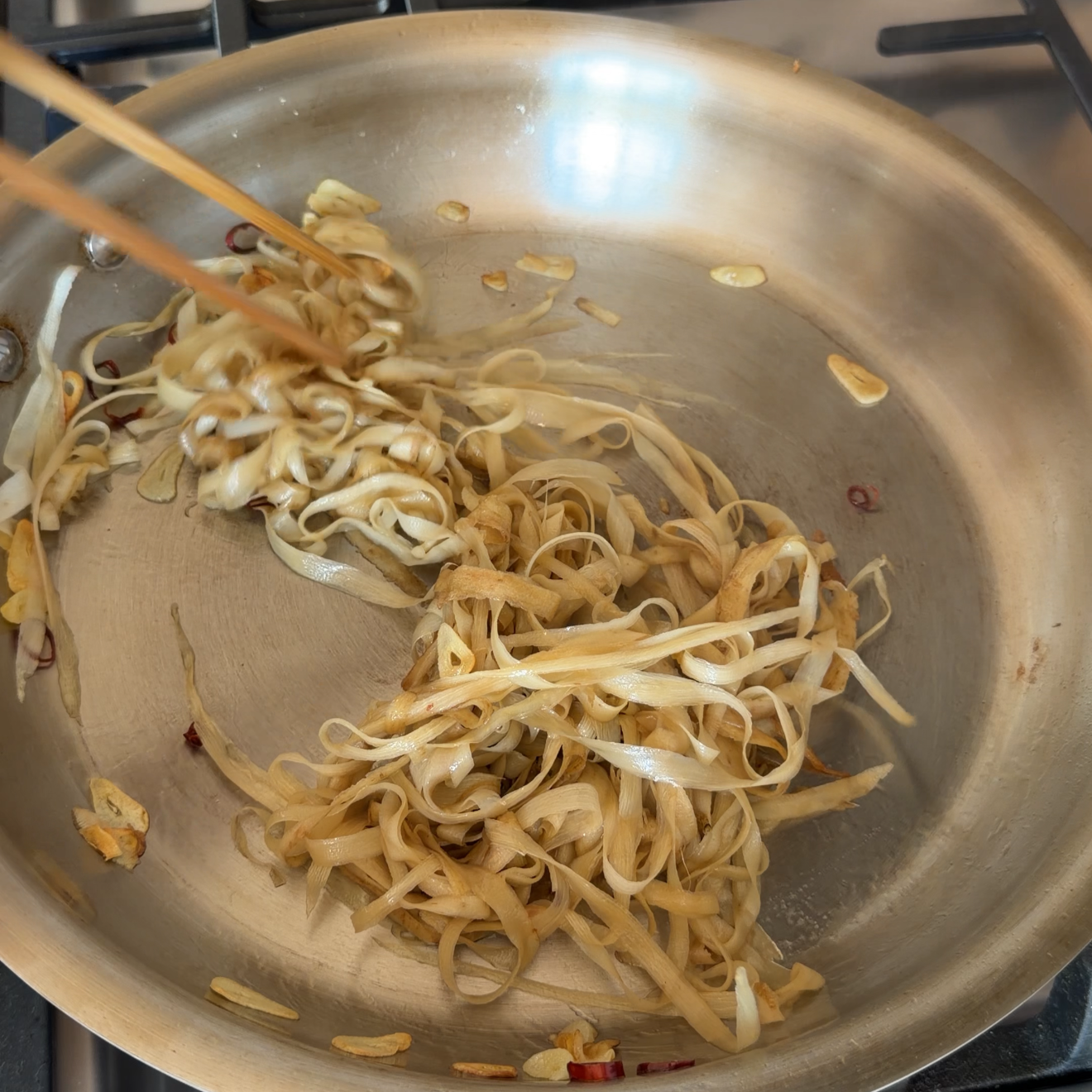 gobo+with+garlic+and+olive+oil+5.png