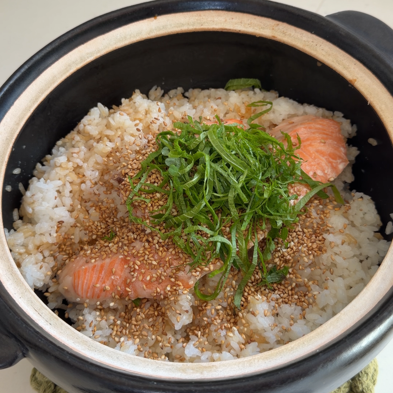 salmon+onigiri2.png