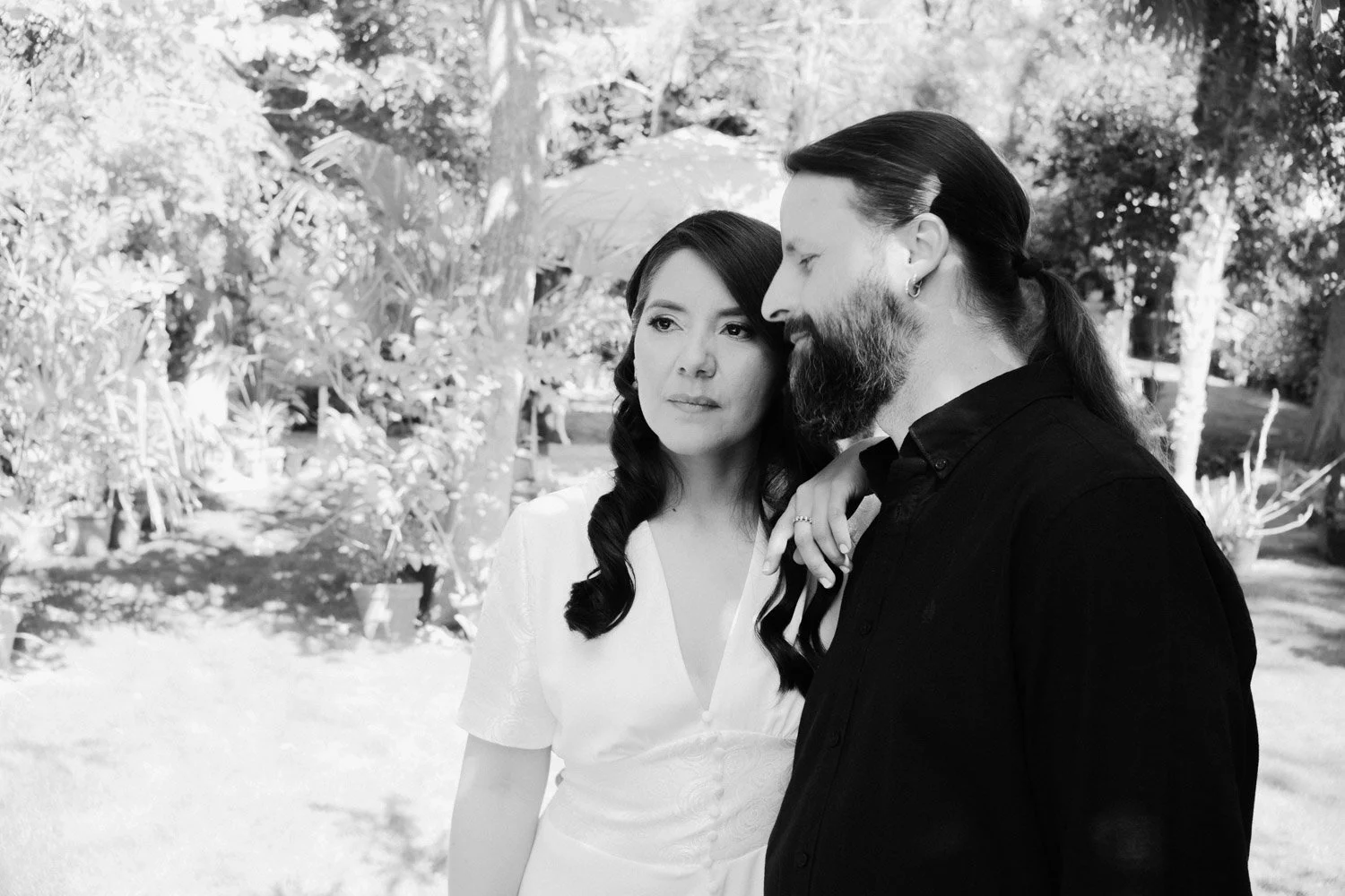 retrato. deboda en Madrid en el jardín
