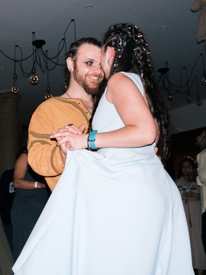 Novios bailando en su boda en la finca las buenas costumbres, Ávila