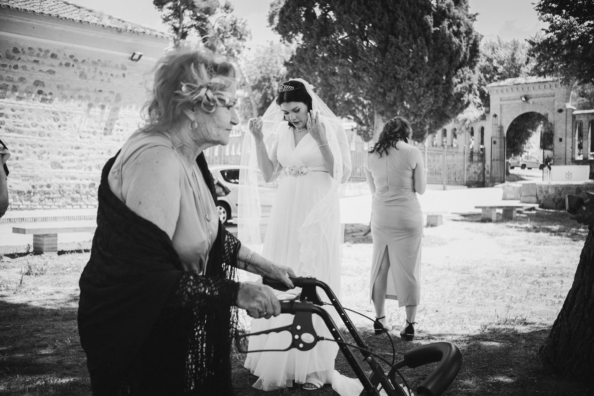 0262_JG_Toledo2024_FA03M2_Retratos Familiares_Highlights_sRGB_BW.jpg
