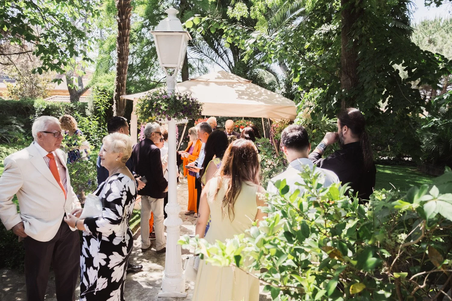 boda en madrid en el jardin de casa